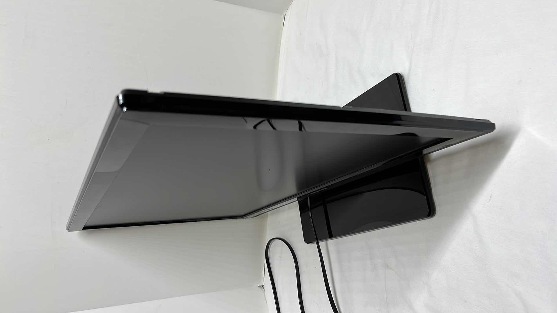 Photo 2 of TOSHIBA 24” 1080P LED-LDC HDTV MODEL 24SL410U