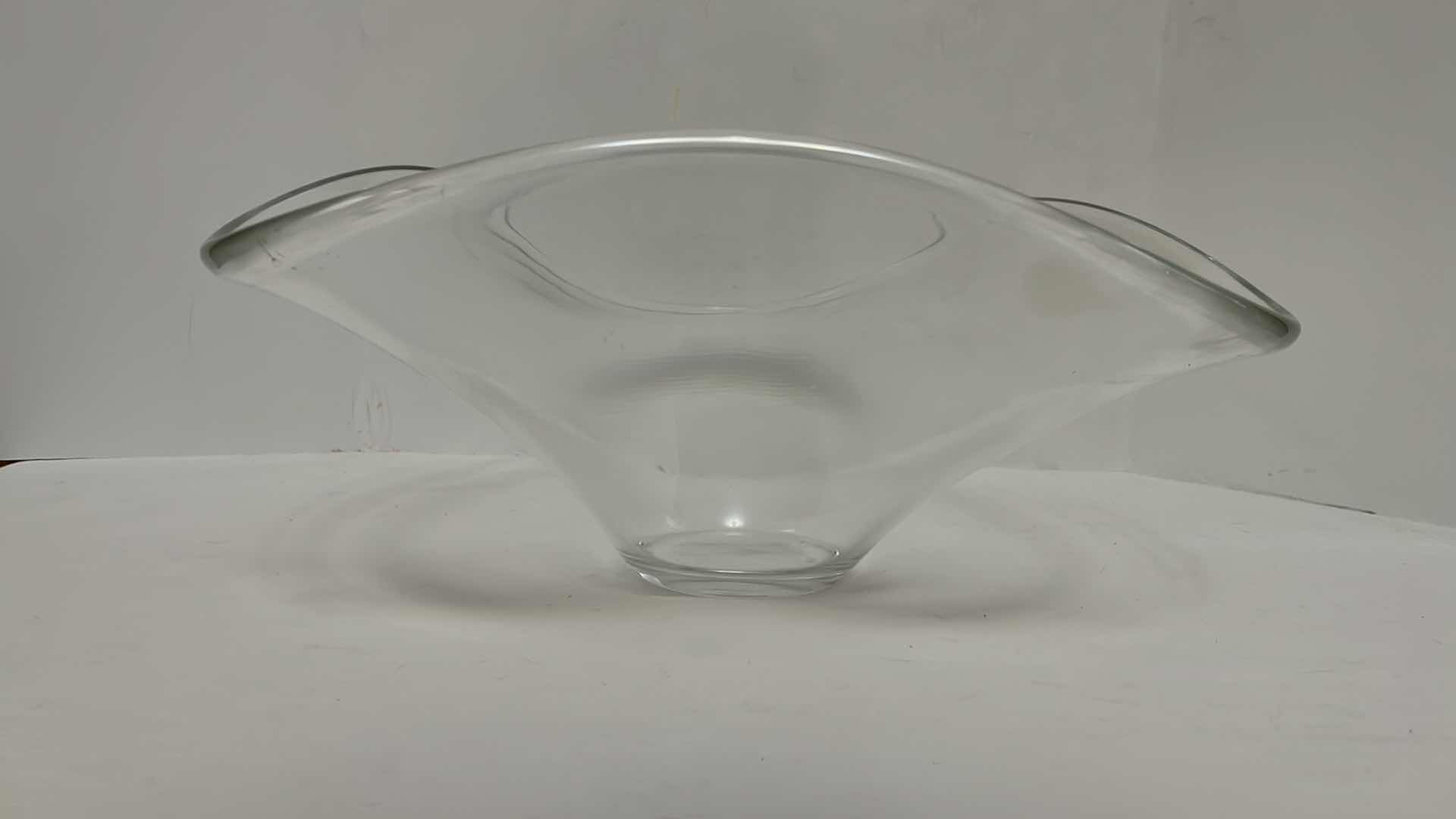 Photo 1 of CLEAR GLASS CENTERPIECE BOWL W RUFFLE RIM 15.5” X 15” H7”