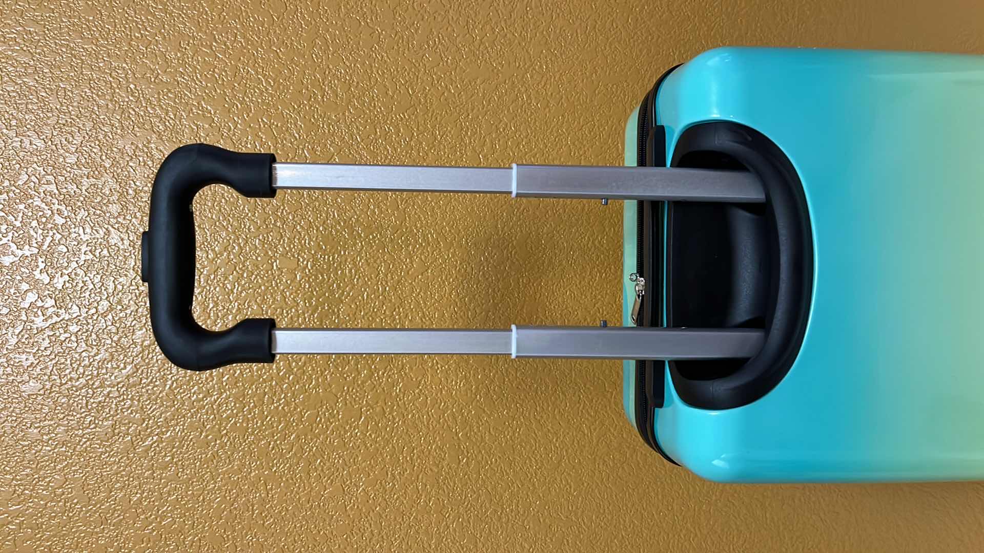 Photo 6 of DISNEY STAR WARS THE MANDALORIAN GROGU 21” HARDSIDE SPINNER SUITCASE