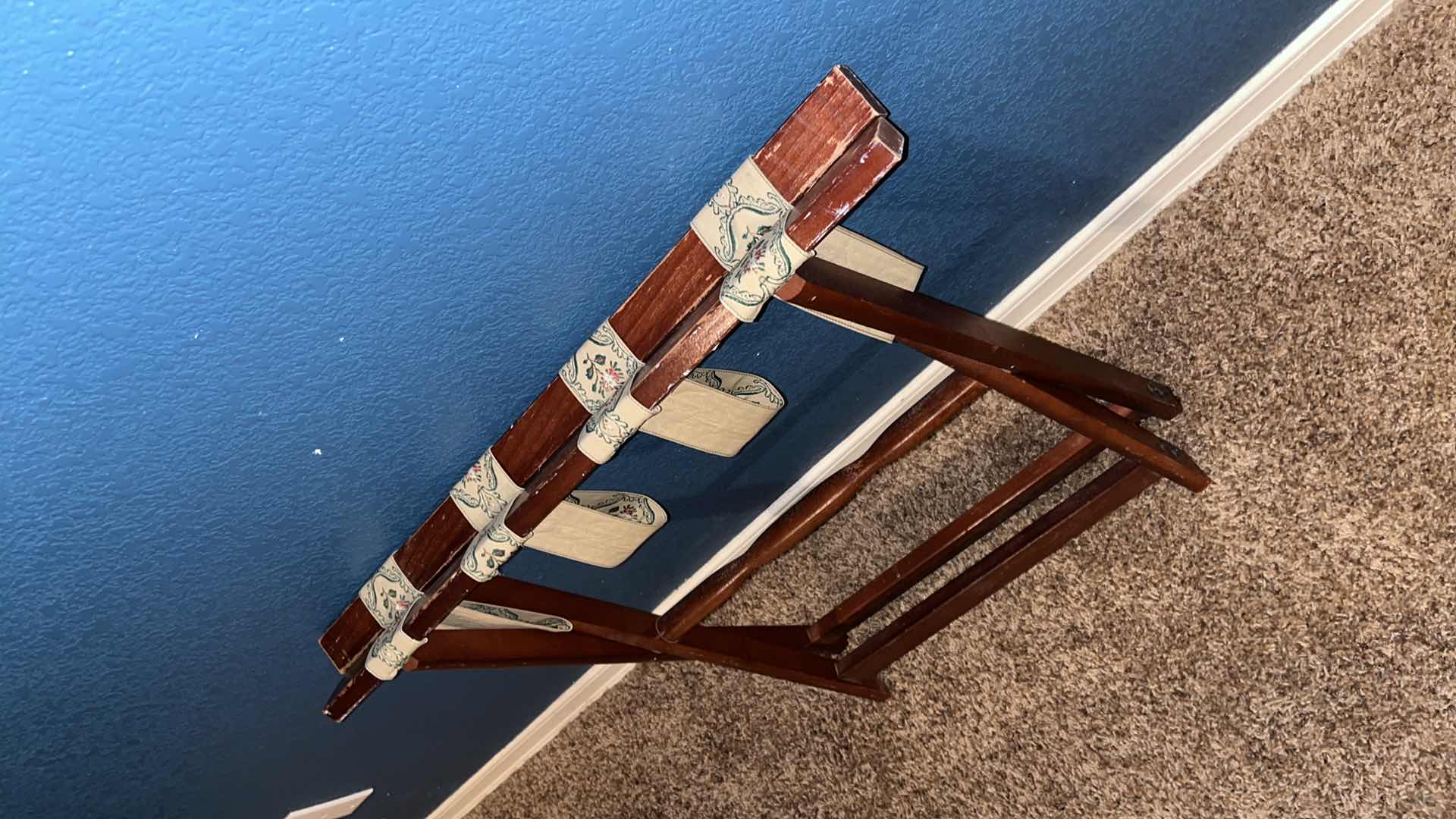 Photo 1 of VINTAGE SCHEIBE FOLDABLE WOODEN LUGGAGE RACK W FLORAL STRAPS 15” X 26.5” H18”