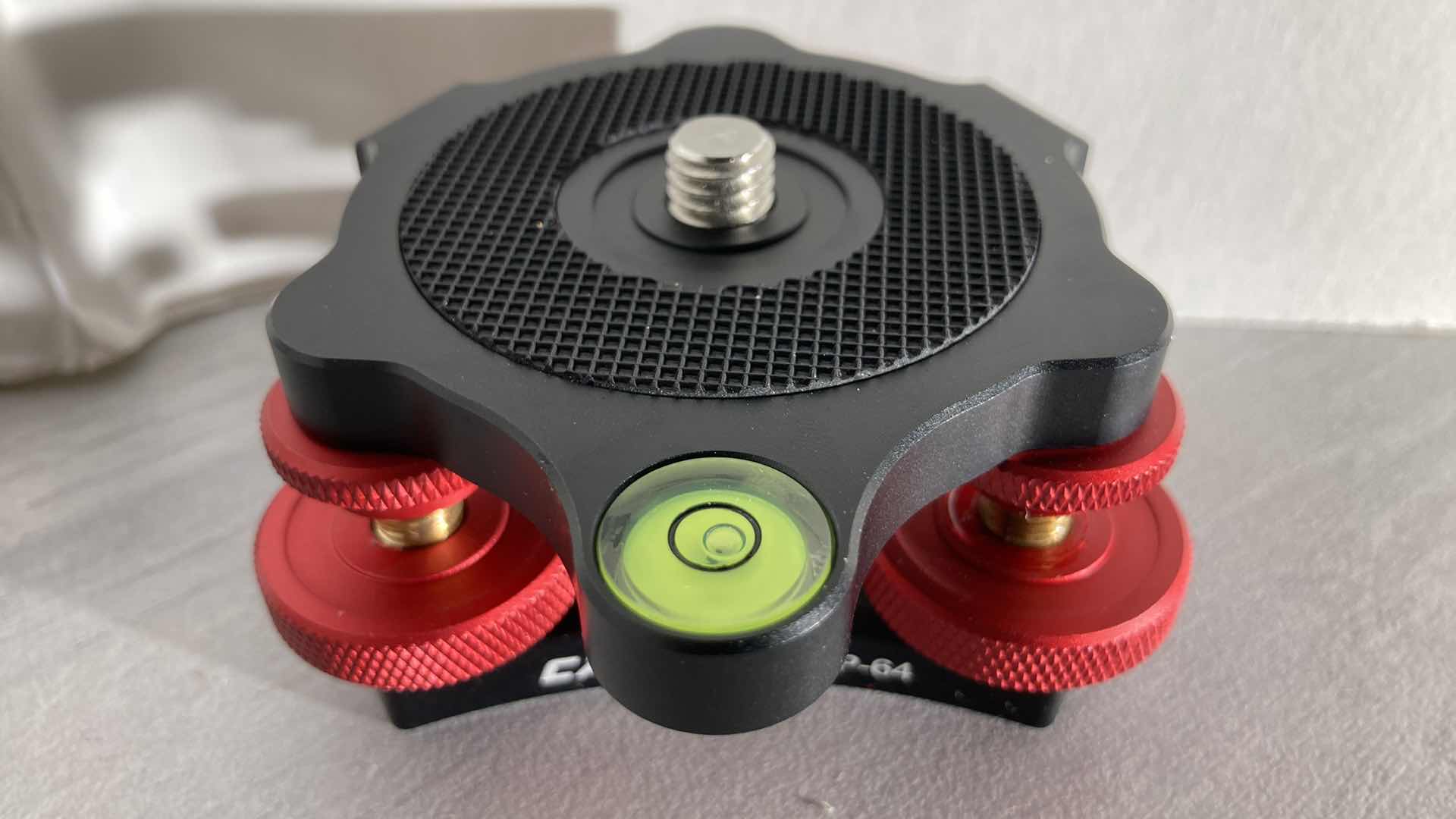 Photo 1 of NEW CAVIX PHOTOGRAPHY TRIPOD TRI-WHEEL BASE MODEL LP-64