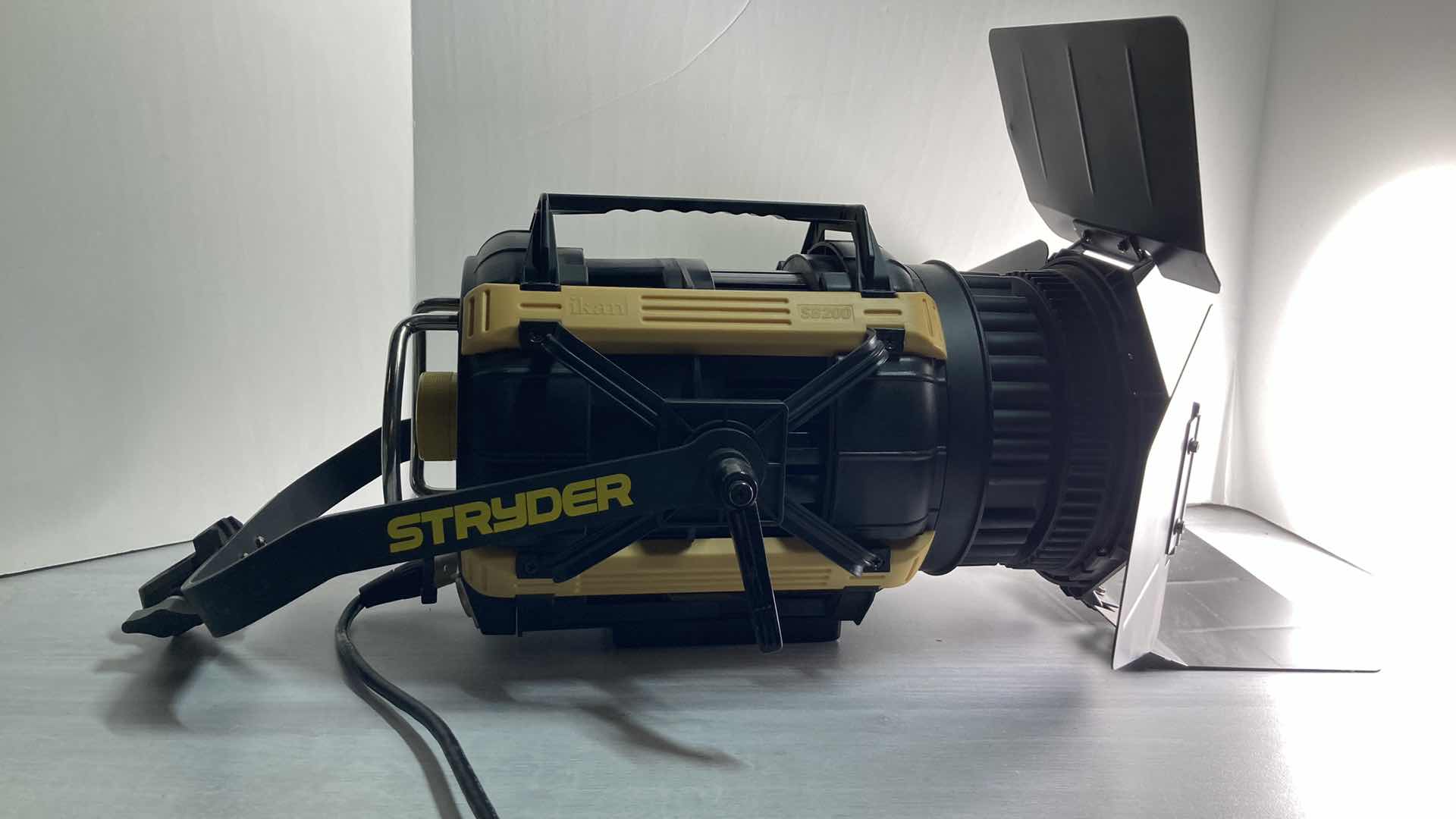 Photo 1 of IKAN SPOTLIGHT MODEL SB200