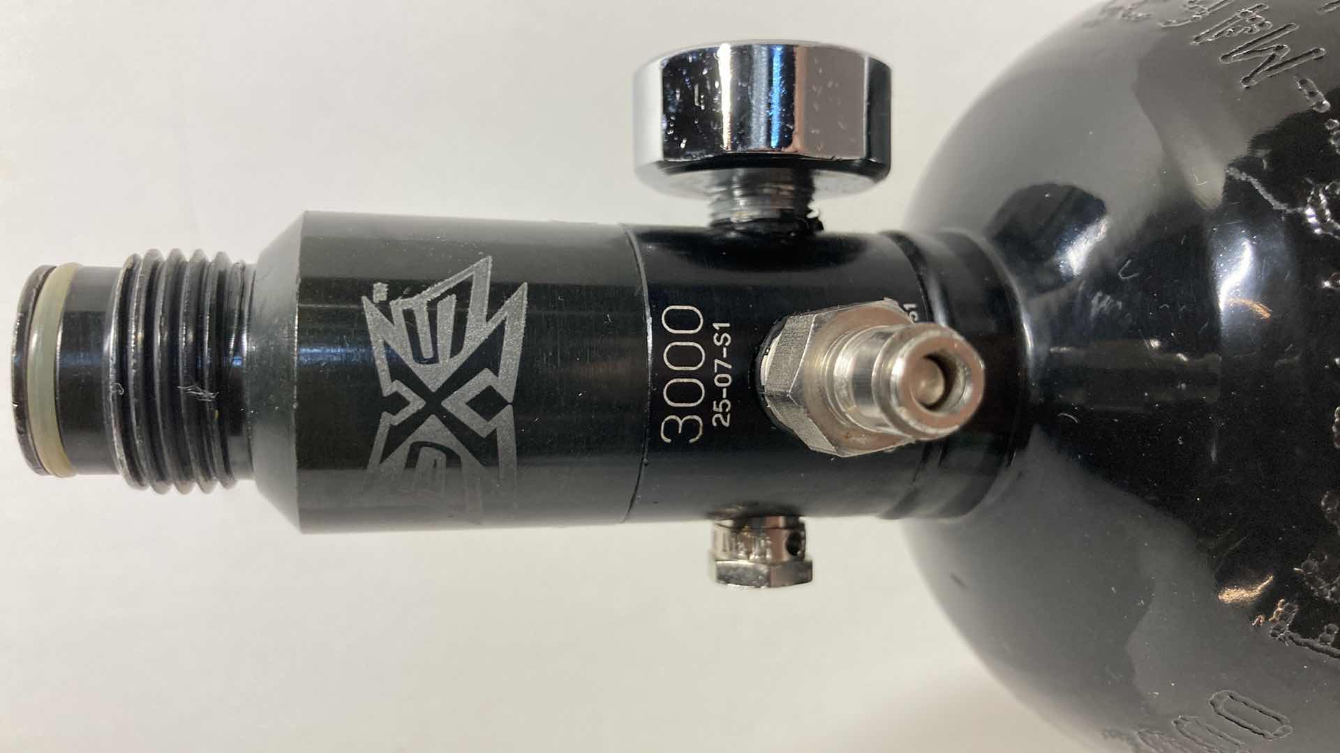 Photo 1 of DRAXXUS DXS AIR SYSTEMS PAINTBALL ALUMINUM NITRO TANK 3000PSI 48CU
