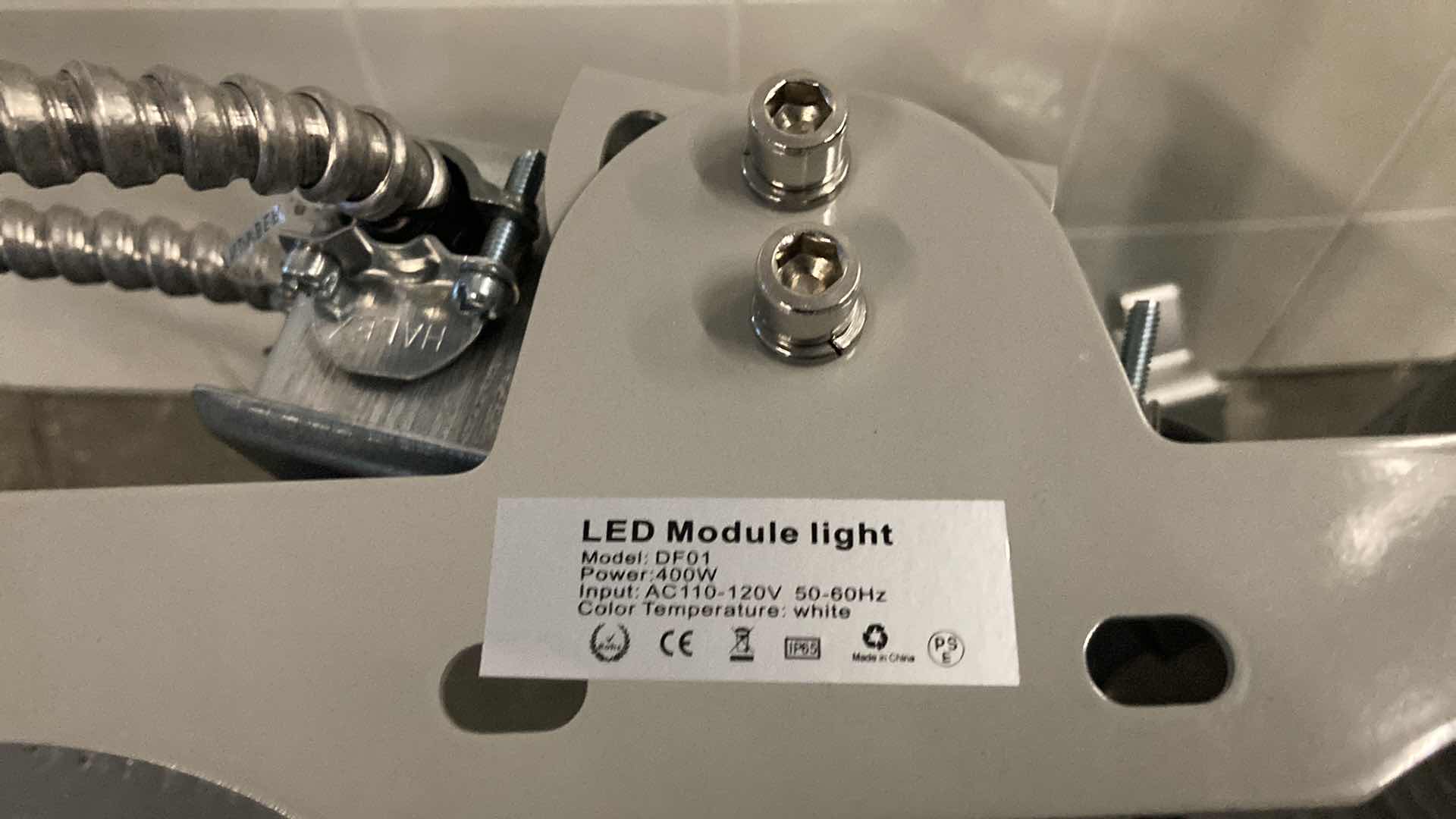 Photo 1 of TYCOLIT LED MODULE LIGHTS MODEL DF01 (4) W BRACKET MOUNT (HARDWIRE ONLY)