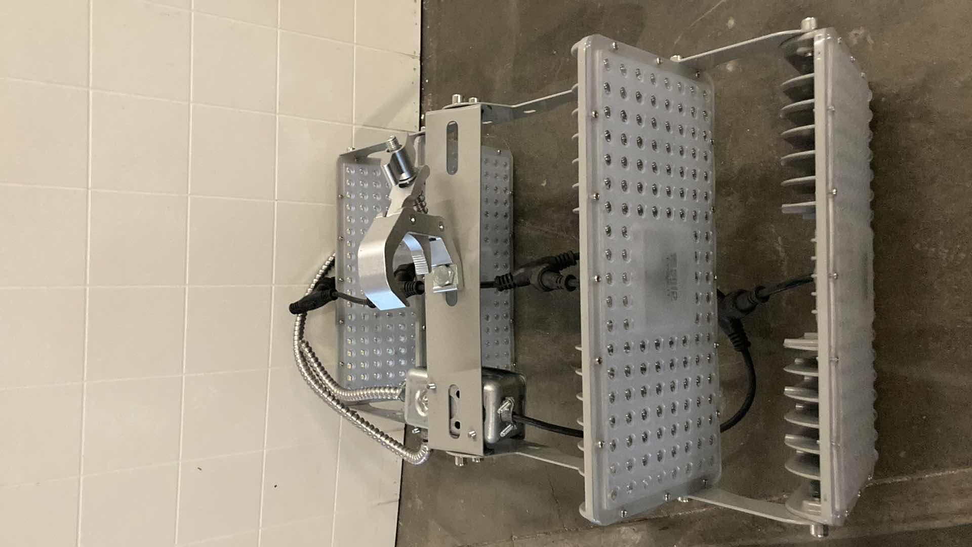 Photo 1 of TYCOLIT LED MODULE LIGHTS MODEL DF01 (4) W BRACKET MOUNT (HARDWIRE ONLY)