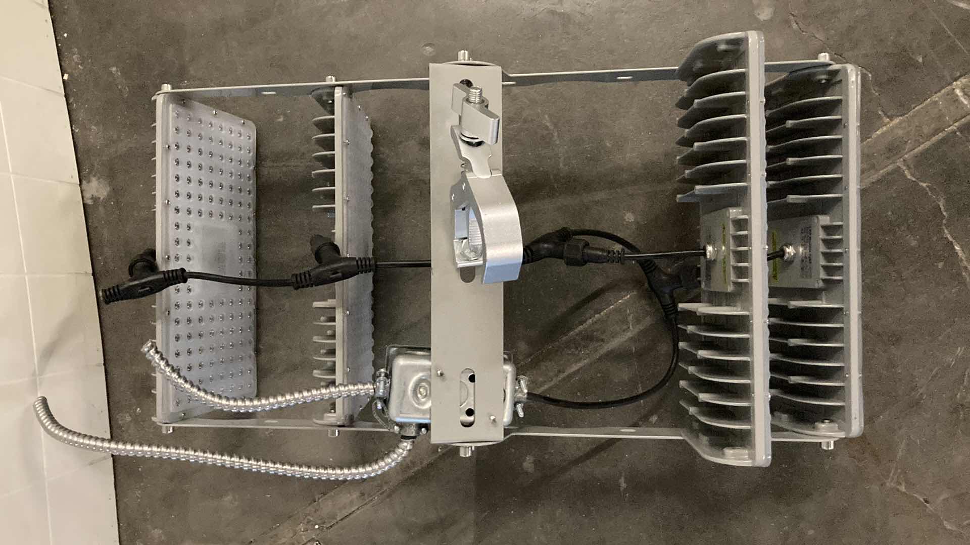 Photo 1 of TYCOLIT LED MODULE LIGHTS MODEL DF01 (4) W BRACKET MOUNT (HARDWIRE ONLY)