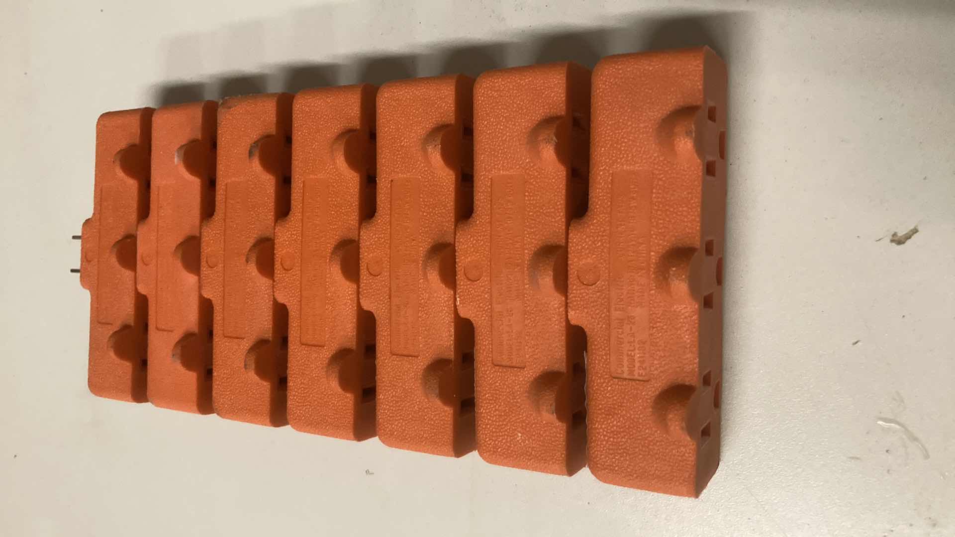 Photo 1 of COMMERCIAL ELECTRIC HEAVY-DUTY GROUNDED TRIPLE TAP CORD ADAPTER MODEL LA-26 (7)