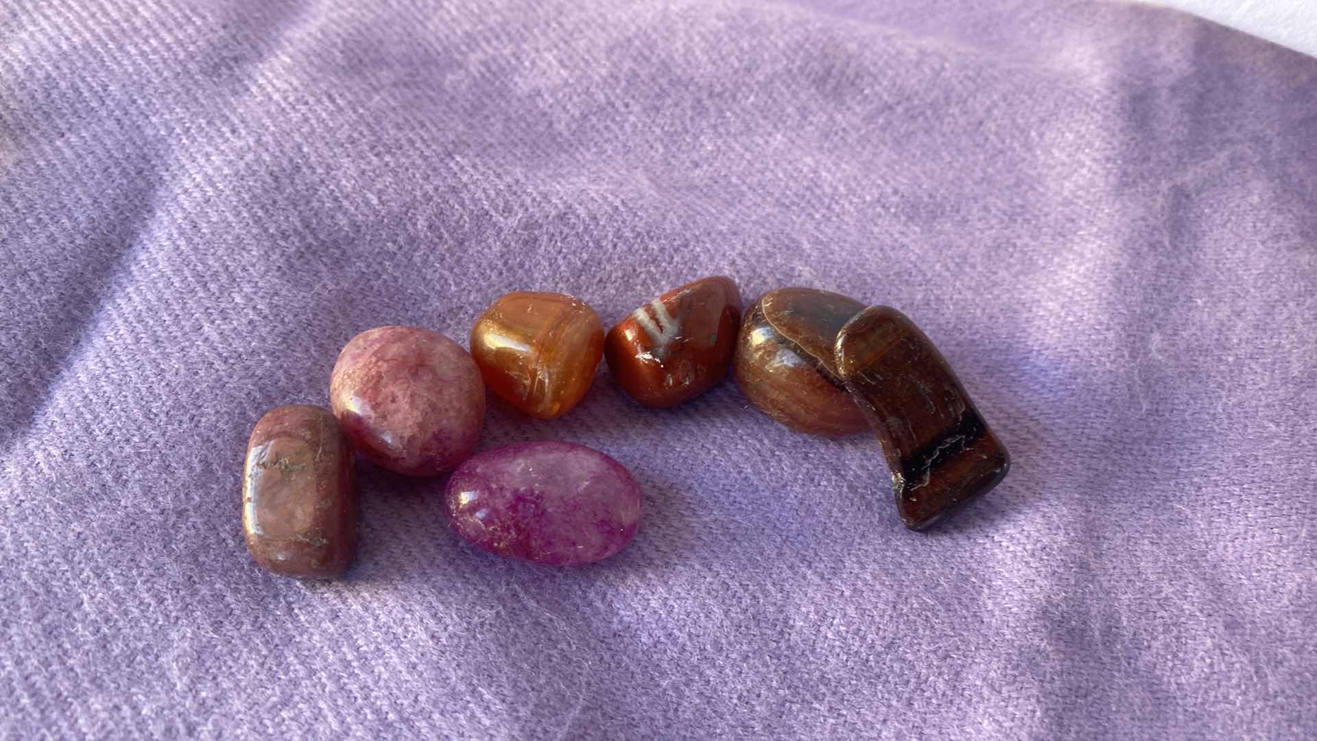 Photo 1 of VARIOUS GEMSTONES
