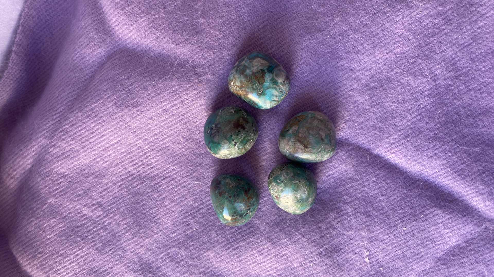 Photo 1 of CHRYSOCOLLA IN QUARTZ STONES