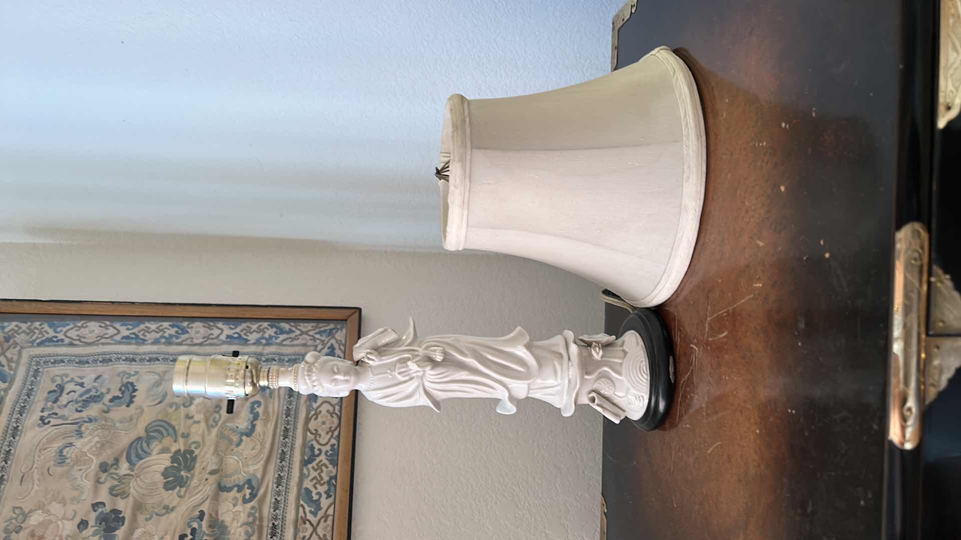 Photo 4 of VINTAGE ORIENTAL STYLE LAMP