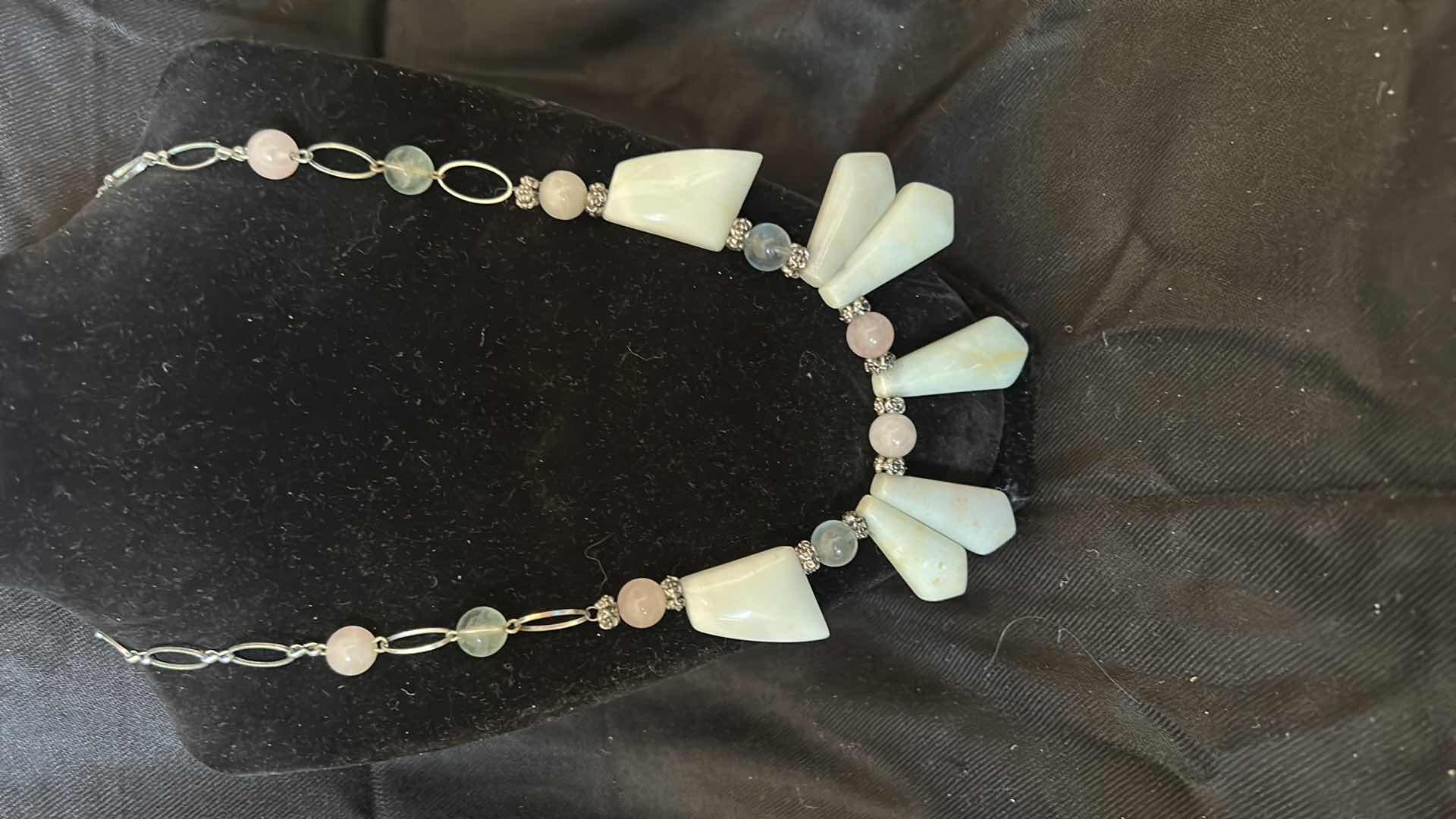 Photo 1 of AMMONITE ROSE QUARTZ NECKLACE