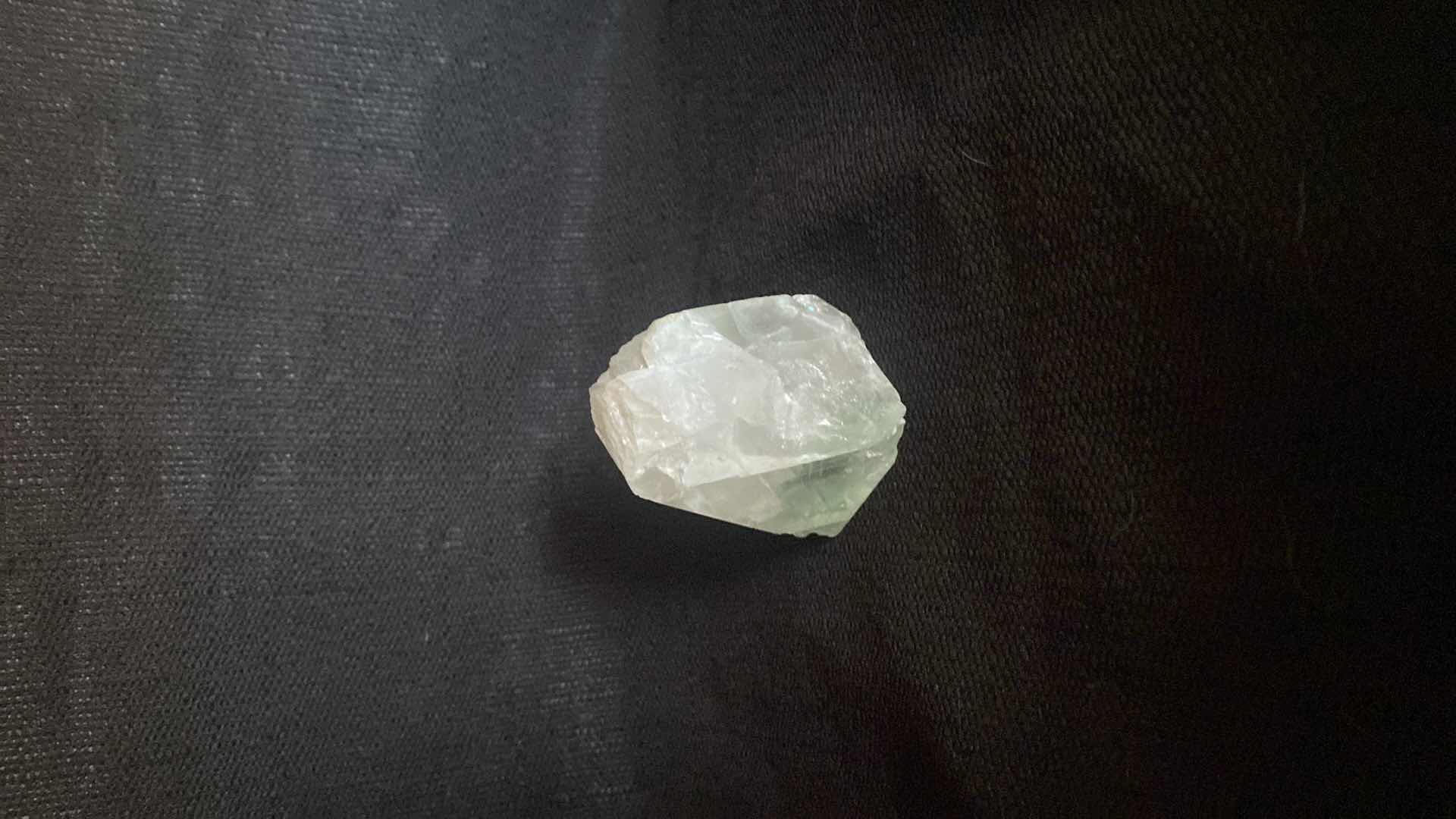 Photo 1 of FLUORITE STONE