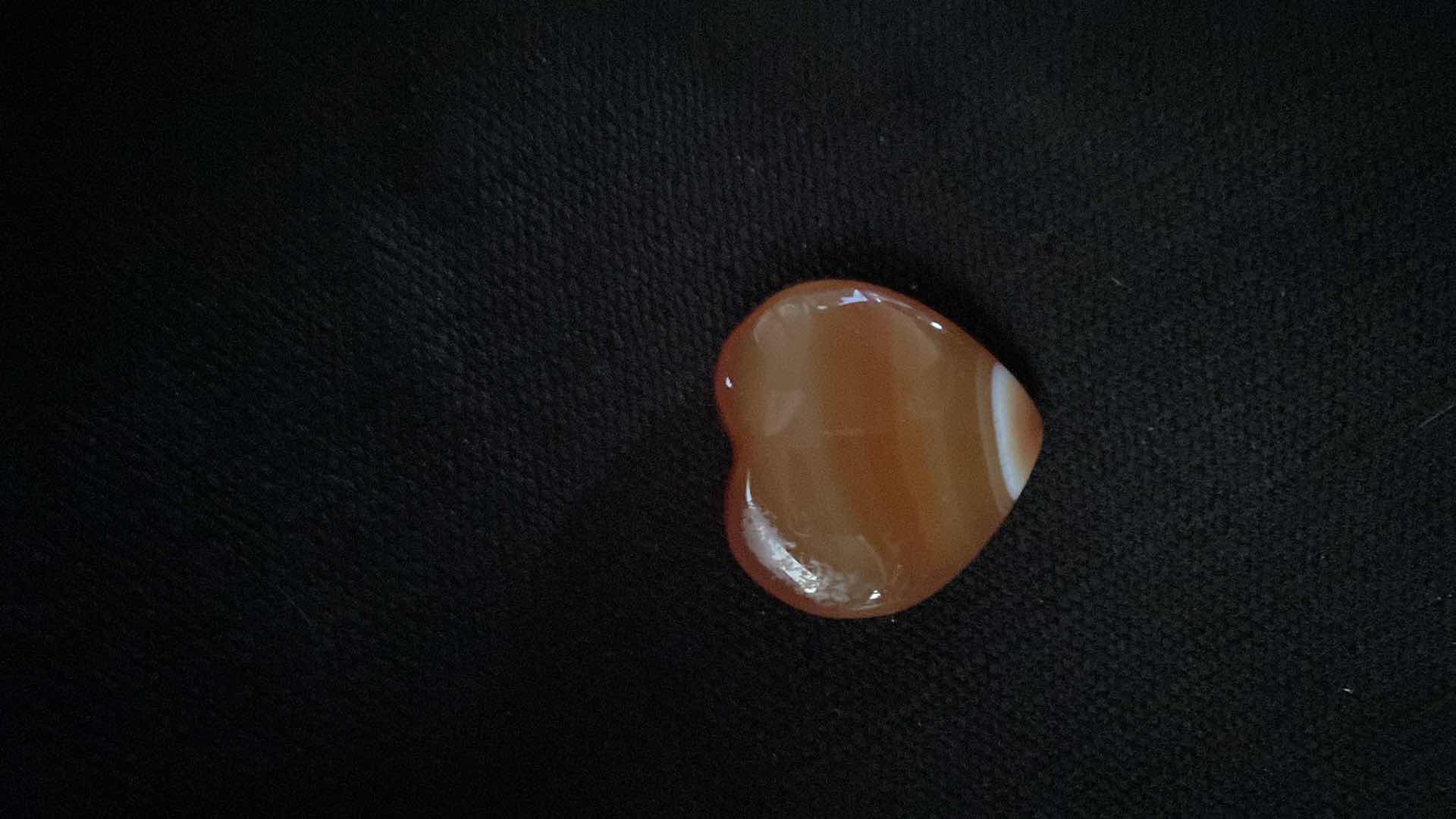 Photo 1 of CARNELIAN AGATE STONE
HEART SHAPED
