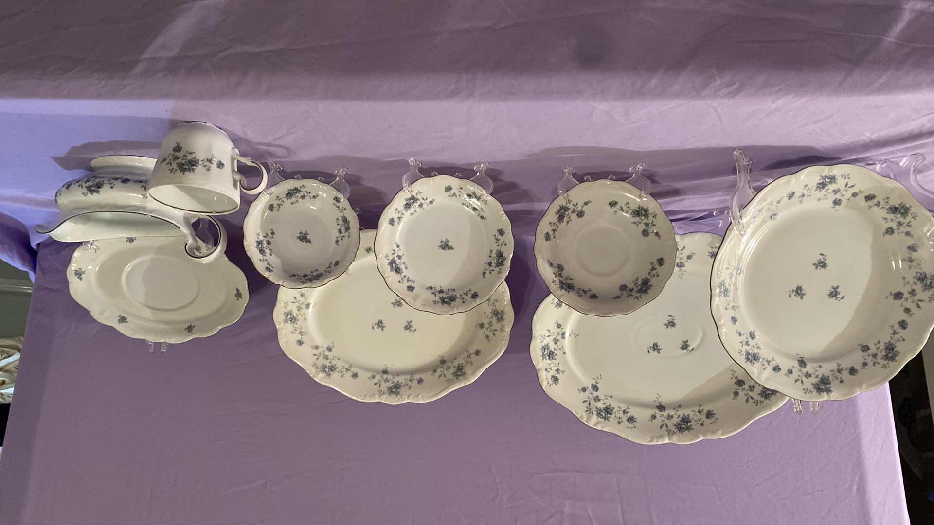 Photo 3 of JOHANN HAVILAND BLUE GARLAND (THAILAND TRADITIONS)