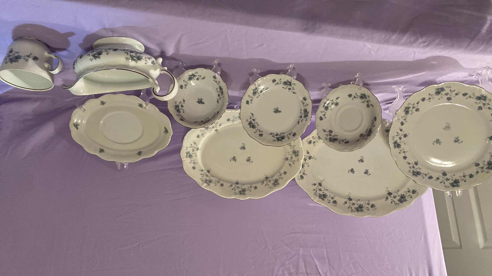 Photo 5 of JOHANN HAVILAND BLUE GARLAND (THAILAND TRADITIONS)