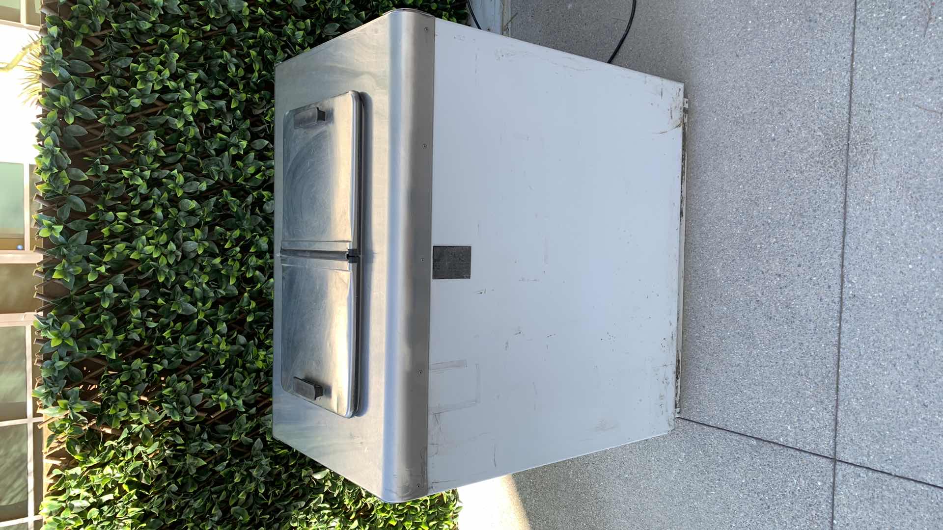 Photo 1 of GLOBAL REFRIGERATION 32” x 21” x H 34”