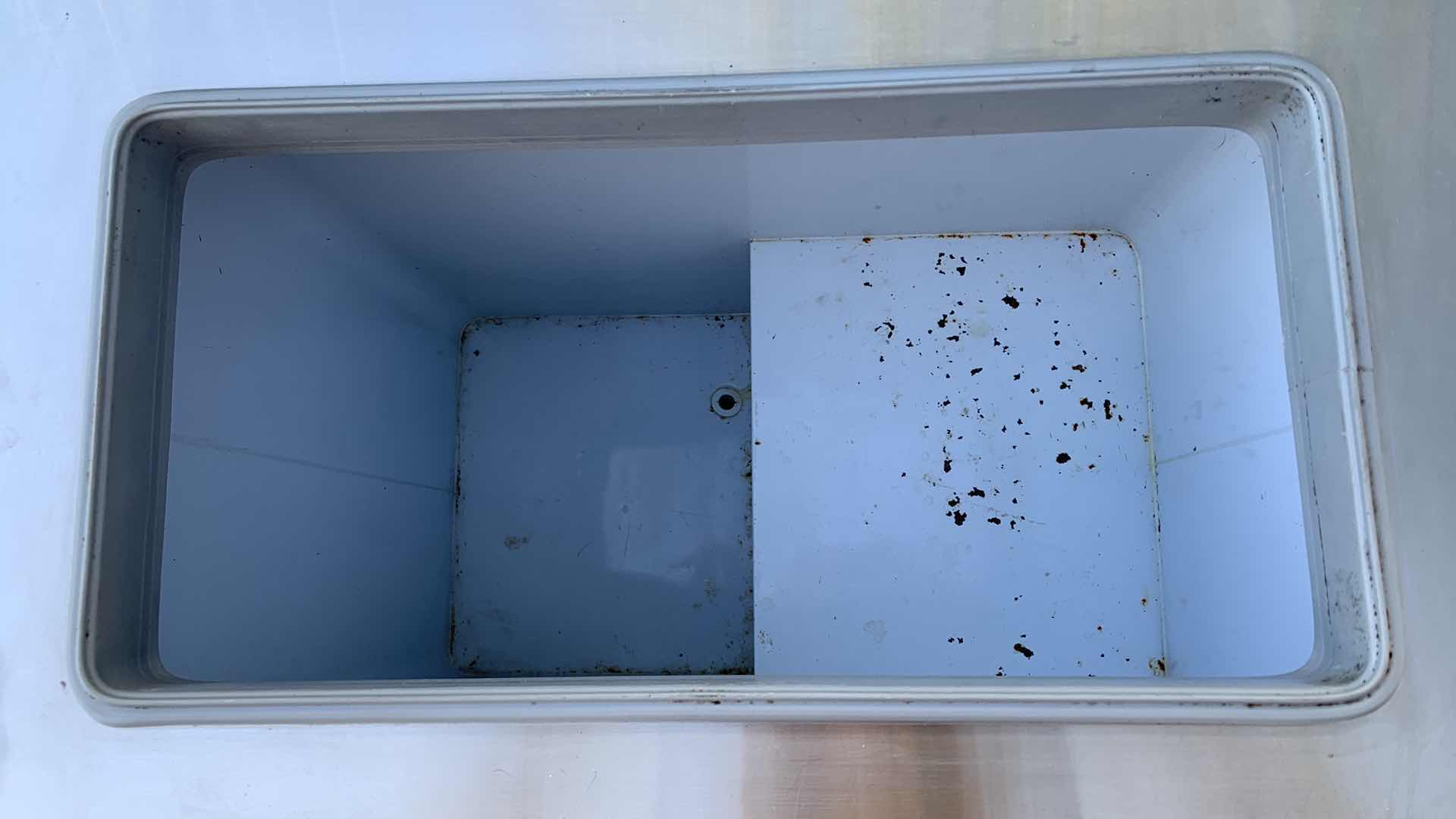 Photo 1 of GLOBAL REFRIGERATION 32” x 21” x H 34”