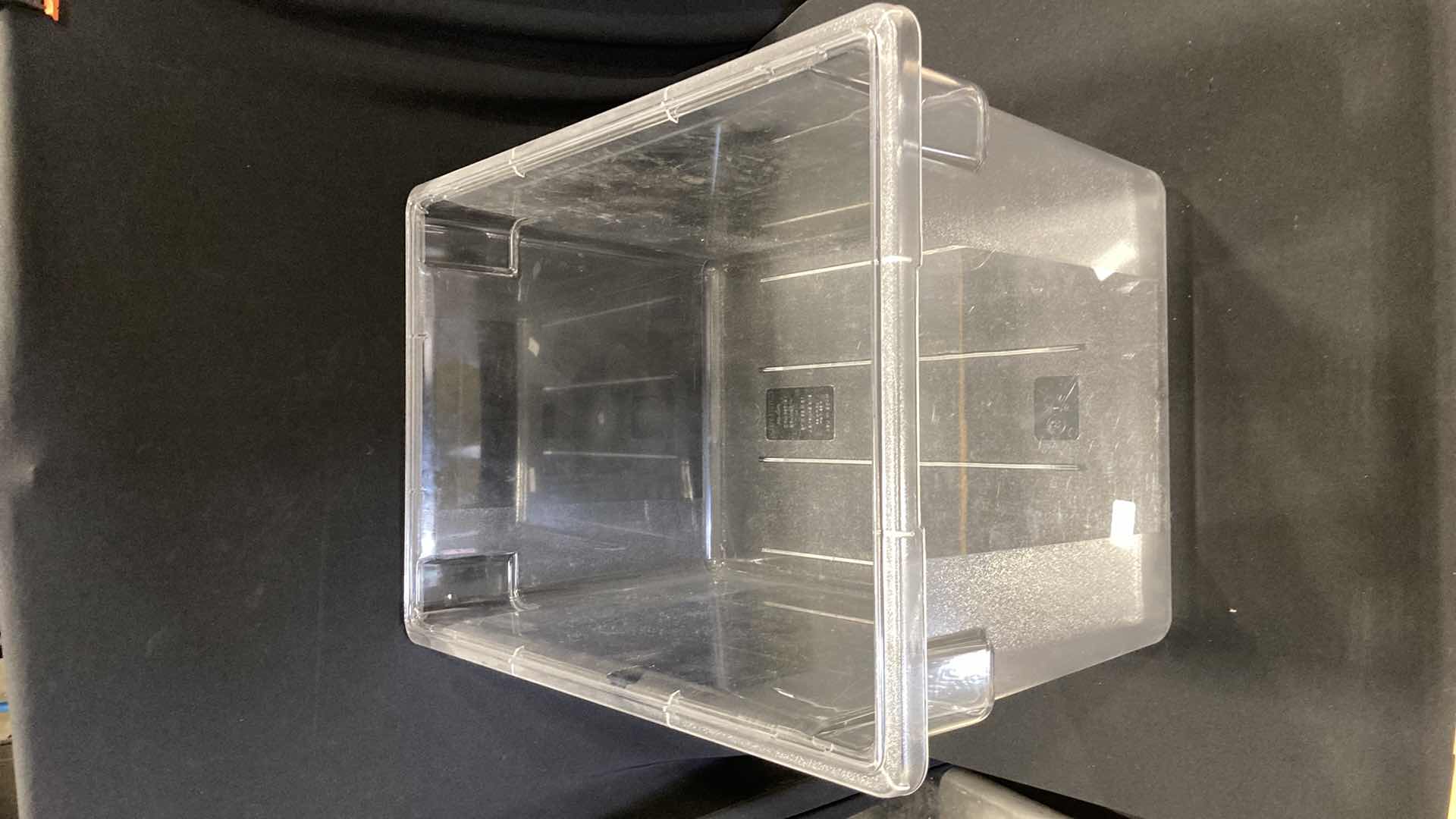 Photo 1 of CARLISLE CLEAR FOOD STORAGE BIN 21.5GAL W LID