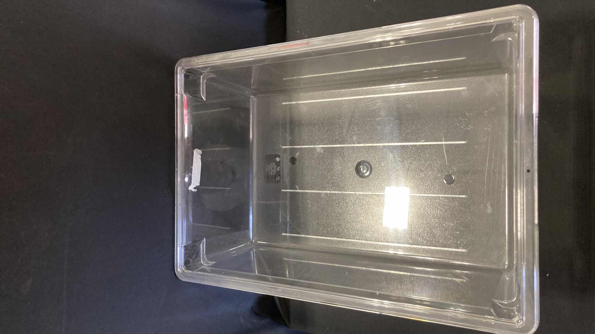 Photo 1 of CAMBRO CLEAR FOOD STORAGE BIN 13GAL W LID