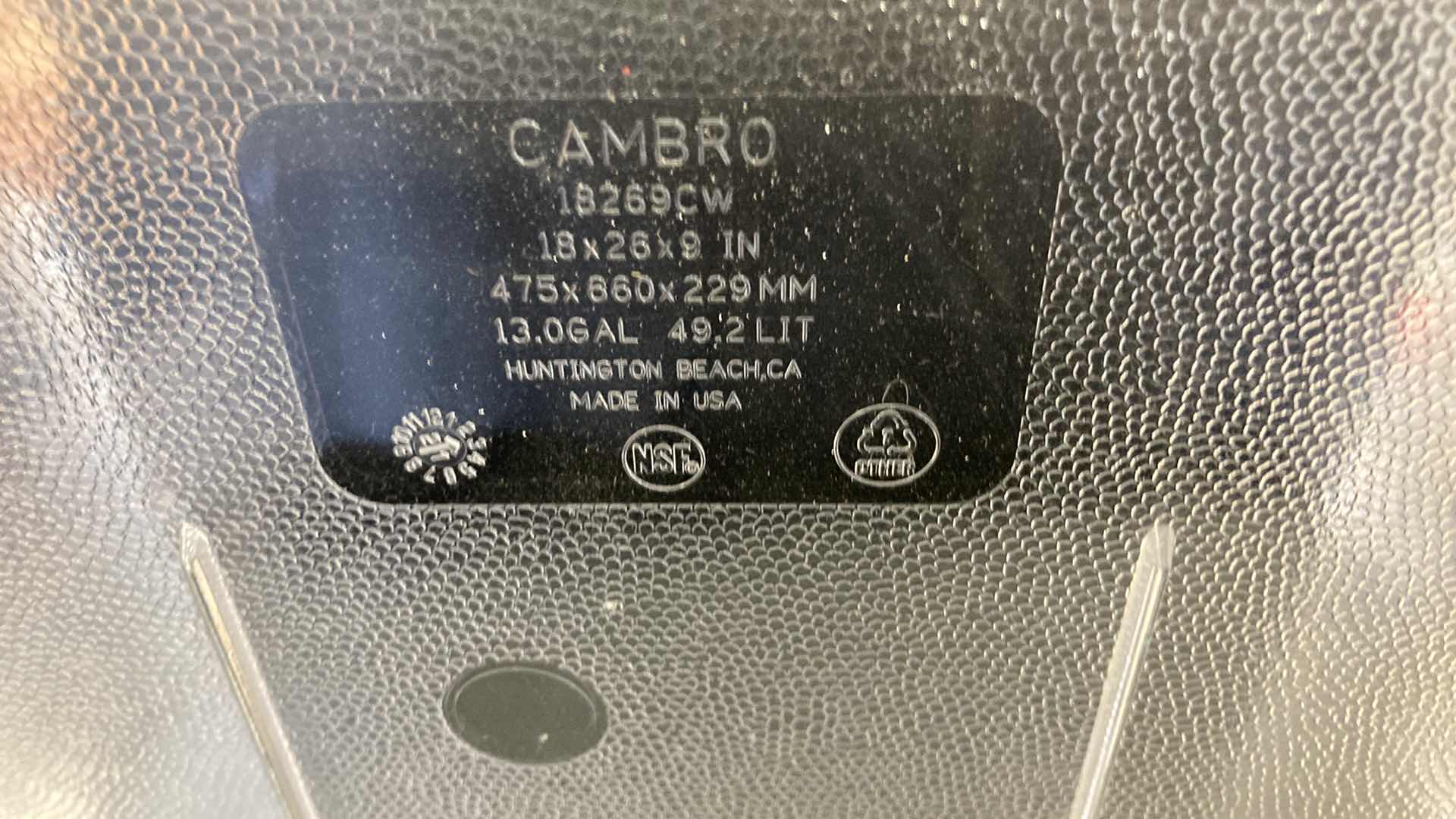 Photo 1 of CAMBRO CLEAR FOOD STORAGE BIN 13GAL W LID