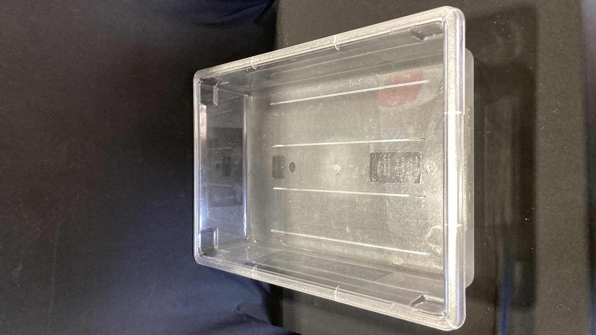 Photo 1 of CARLISLE CLEAR FOOD STORAGE BIN 8.5GAL W LID