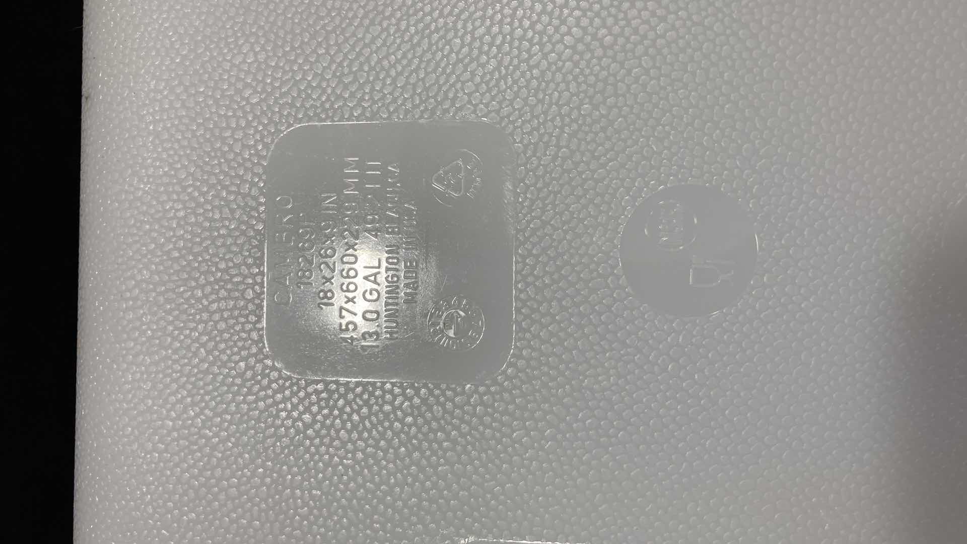 Photo 1 of CAMBRO WHITE FOOD STORAGE BIN 13GAL W LID