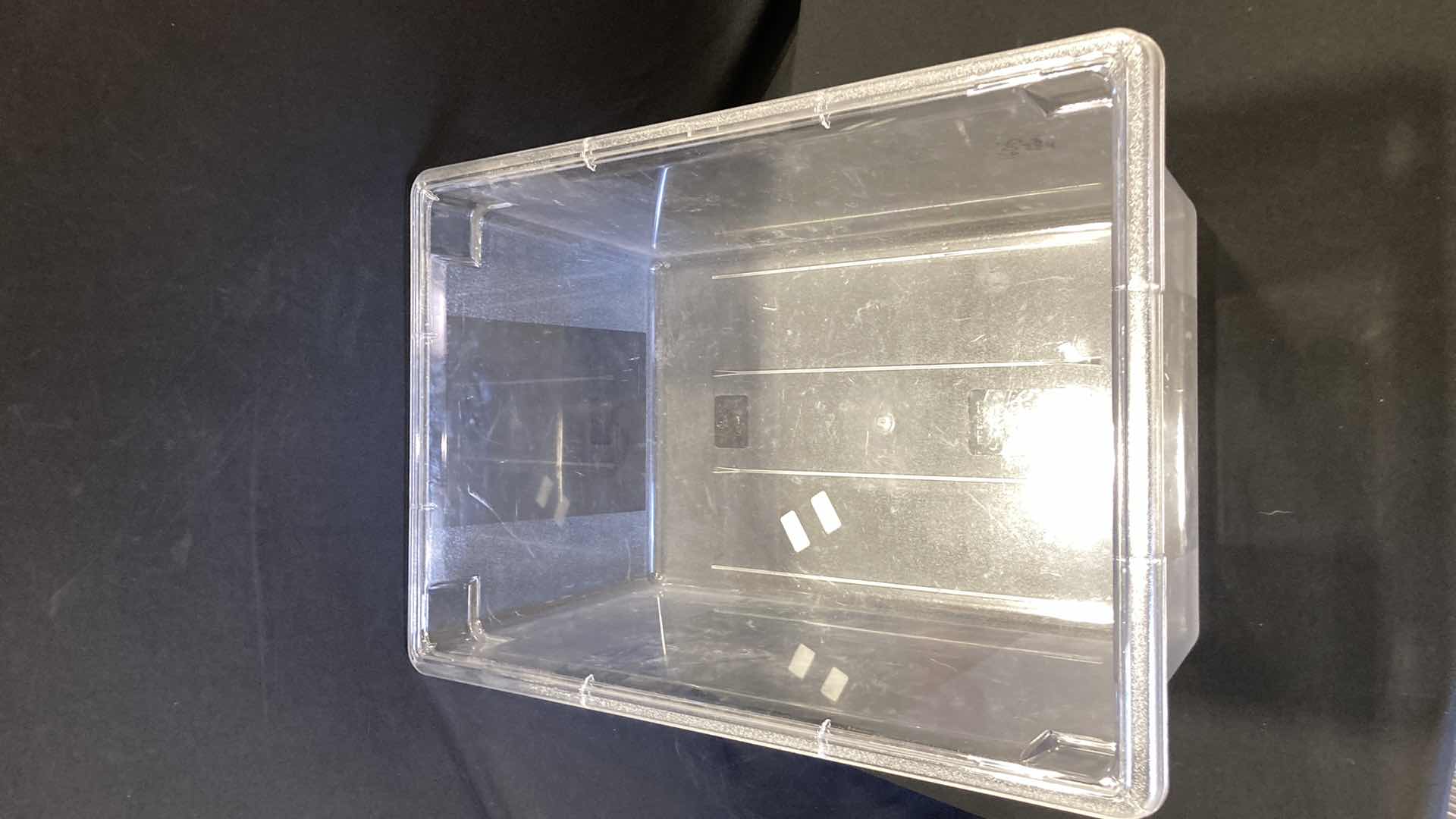 Photo 1 of CARLISLE CLEAR FOOD STORAGE BIN 16.6GAL W LID