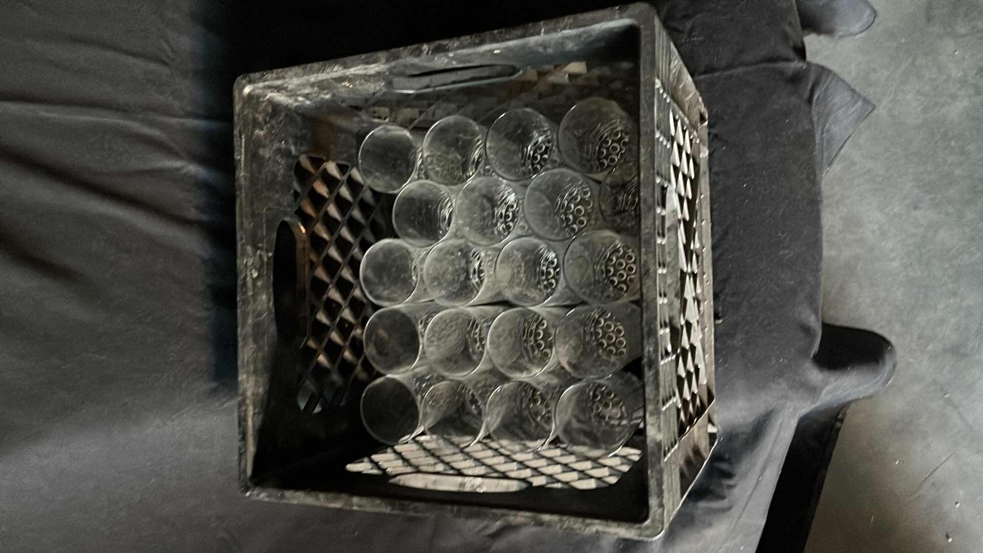 Photo 1 of KNOB HILL GLASSES 4.5” W CRATE (20)