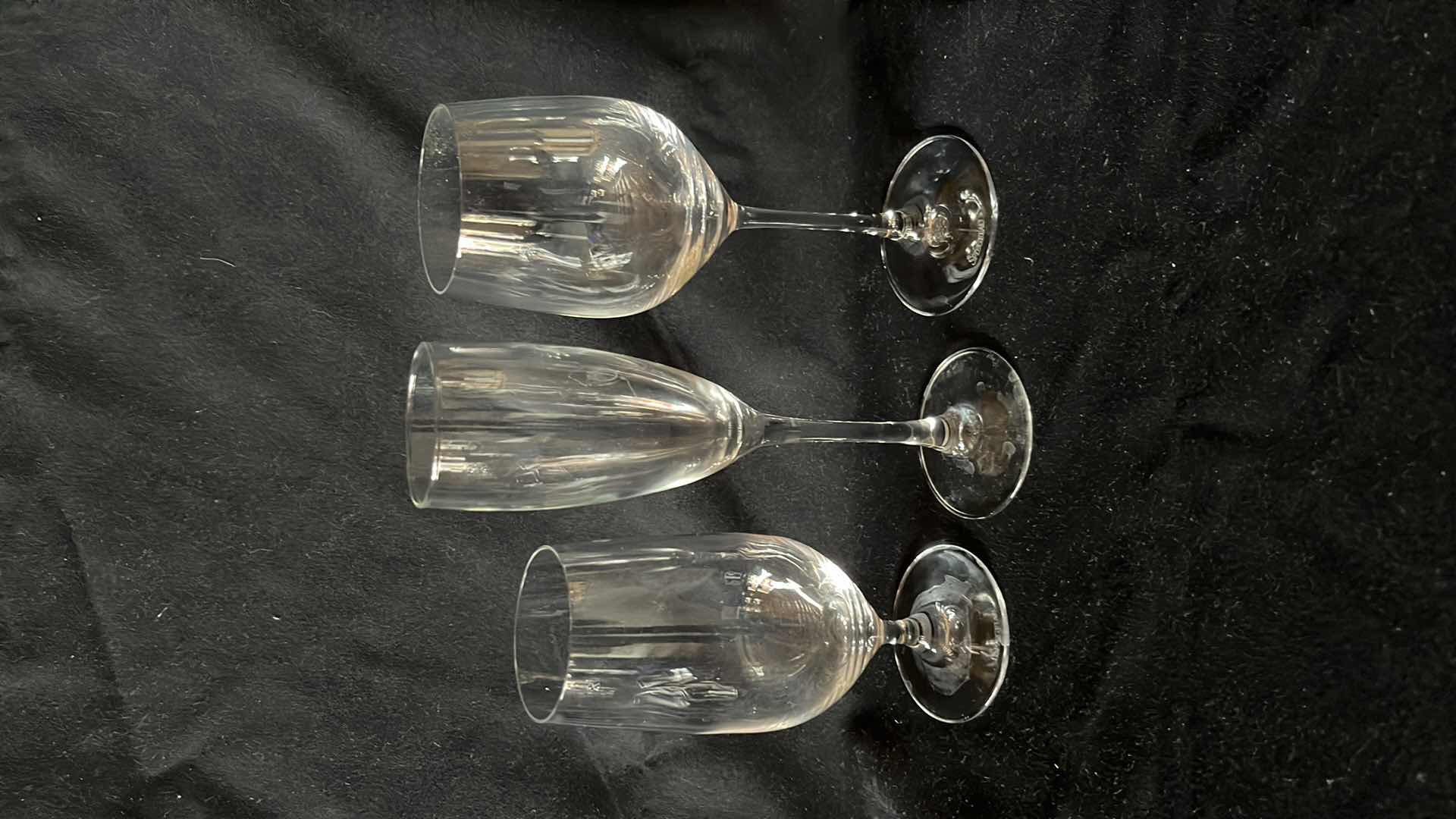 Photo 1 of WINE CHAMPAGNE GLASSES VARIOUS STYLES W CRATE (18)