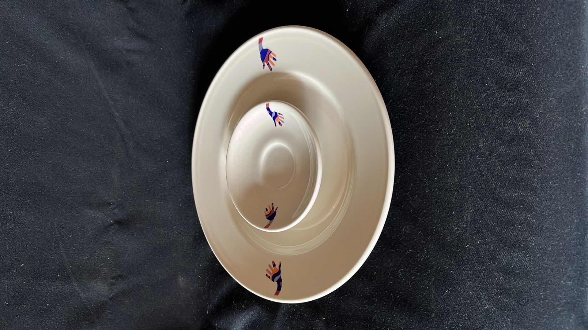 Photo 2 of ONEIDA BUFFALO DINNER AND SAUCER PLATES (SETS OF 8)