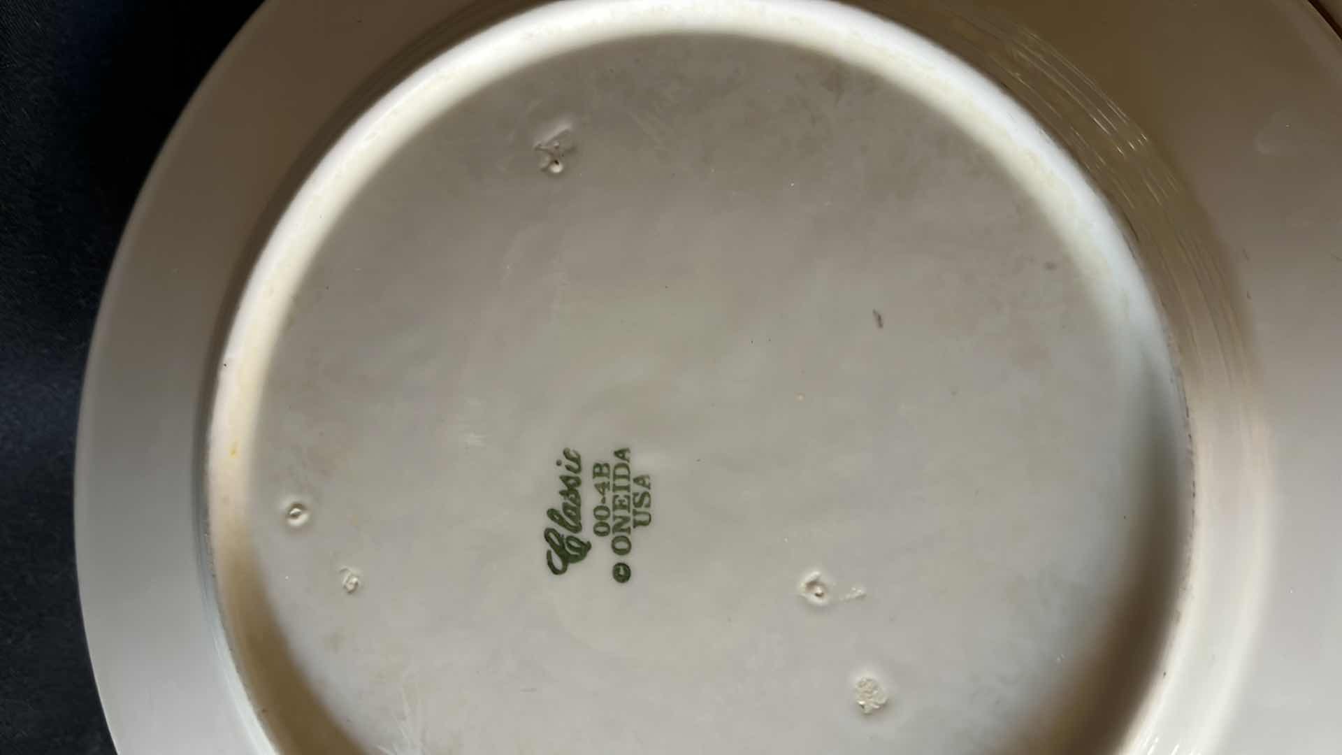 Photo 1 of ONEIDA CLASSIC CELESTIAL DINNER PLATES (8)