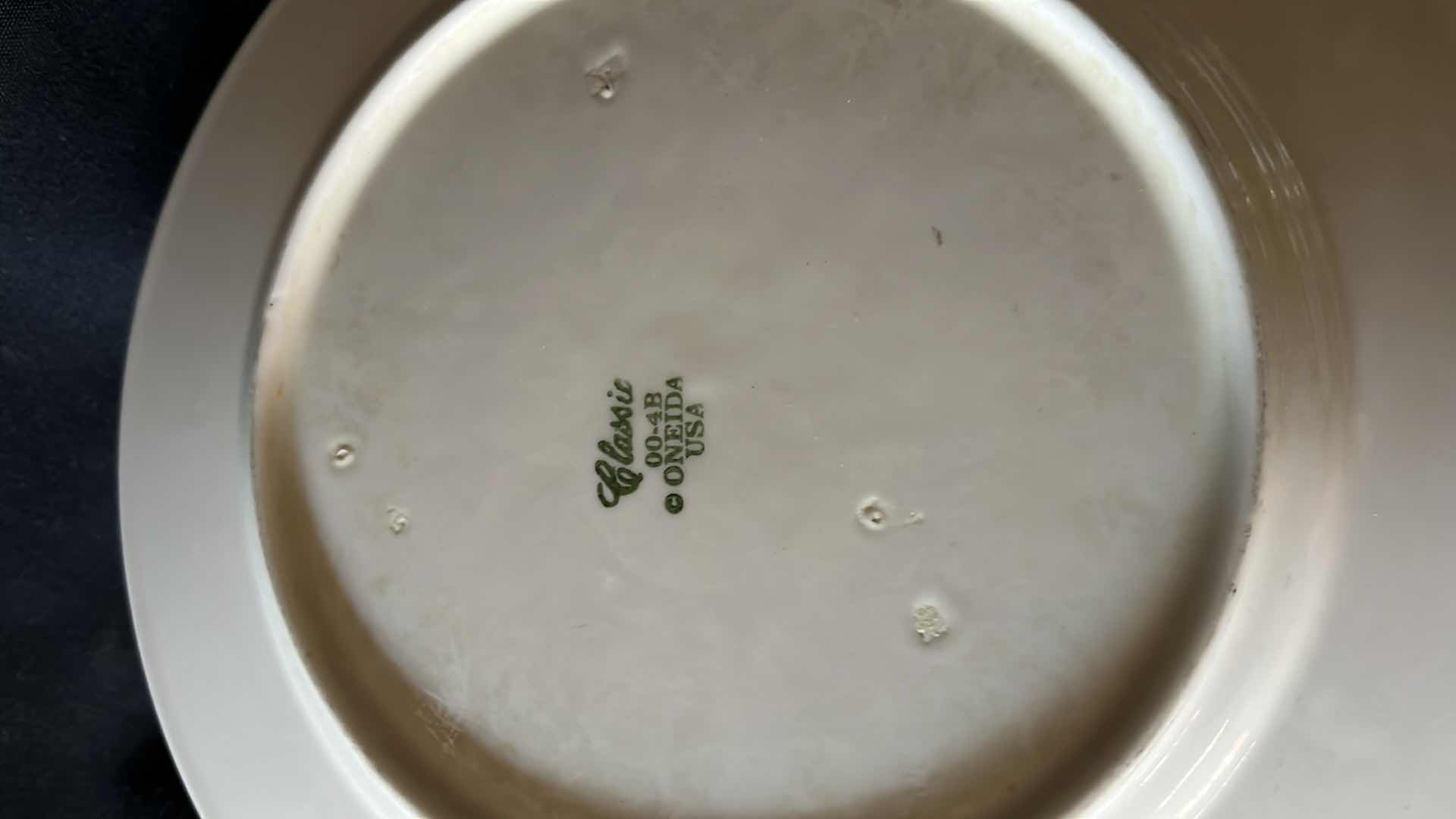 Photo 1 of ONEIDA CLASSIC CELESTIAL DINNER PLATES (8)