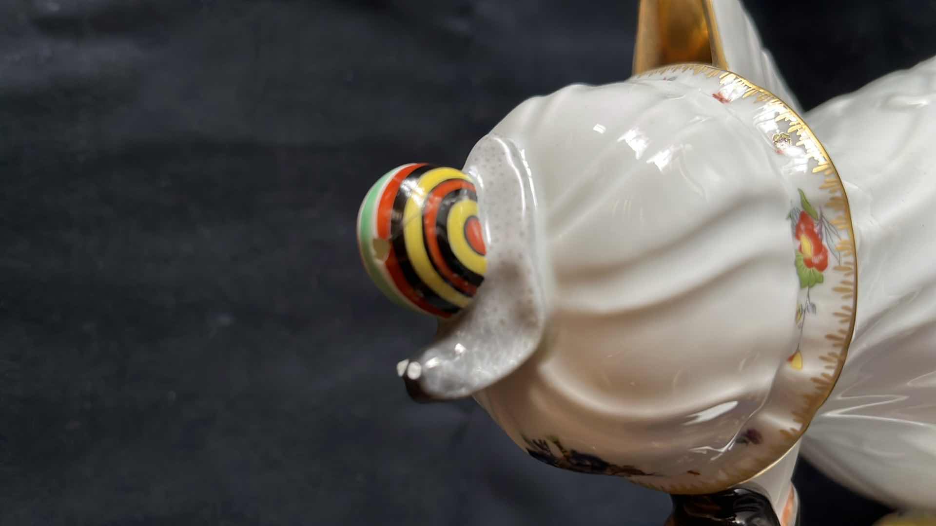 Photo 1 of MOTTAHEDEH SWAN SERVICE PORCELAIN COFFEE POT AND LID MADE IN PORTUGAL 4 CUP, 10”