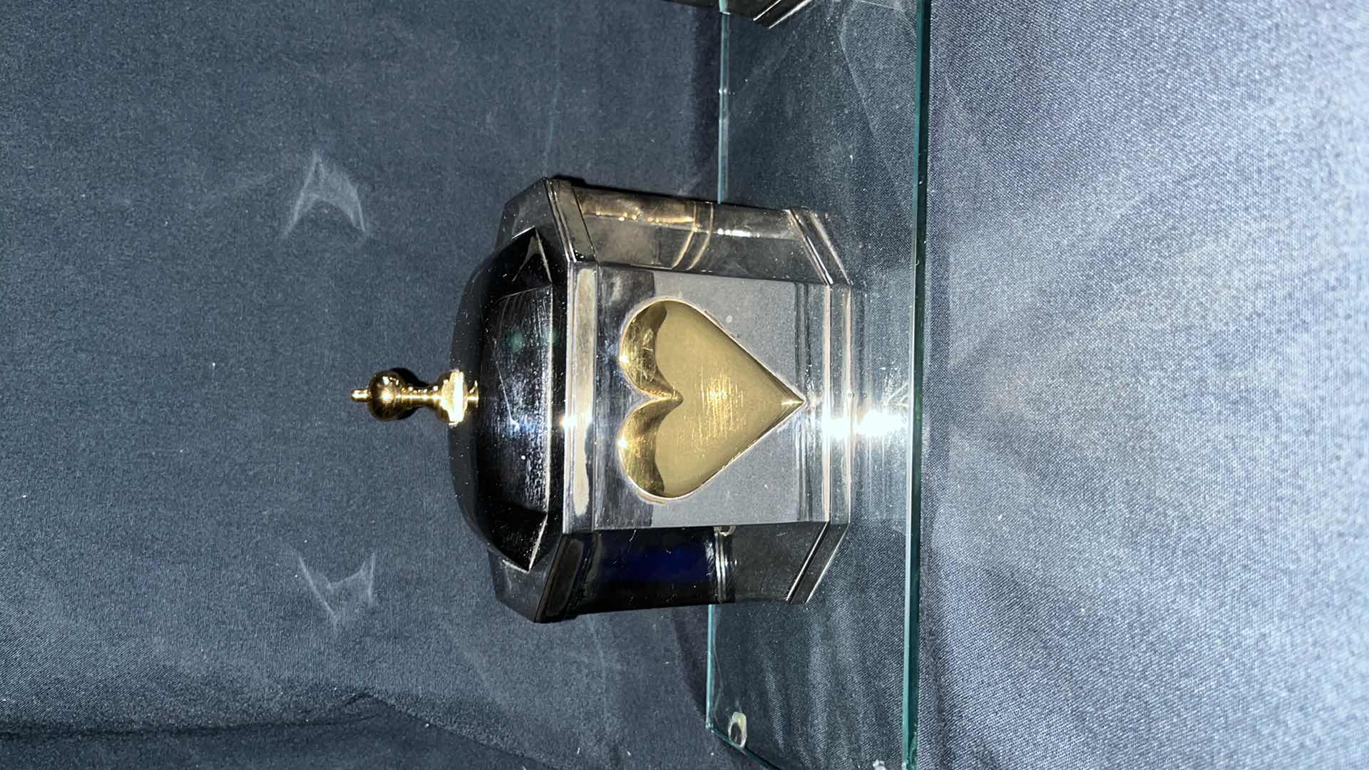 Photo 1 of VINTAGE LENNOX WILLIAMSBURG KIRK STIEFF SILVER PLATED HEART TRINKET BOXES (2) W ATTACHED GLASS 5.25” X 18.25” X 6.25”