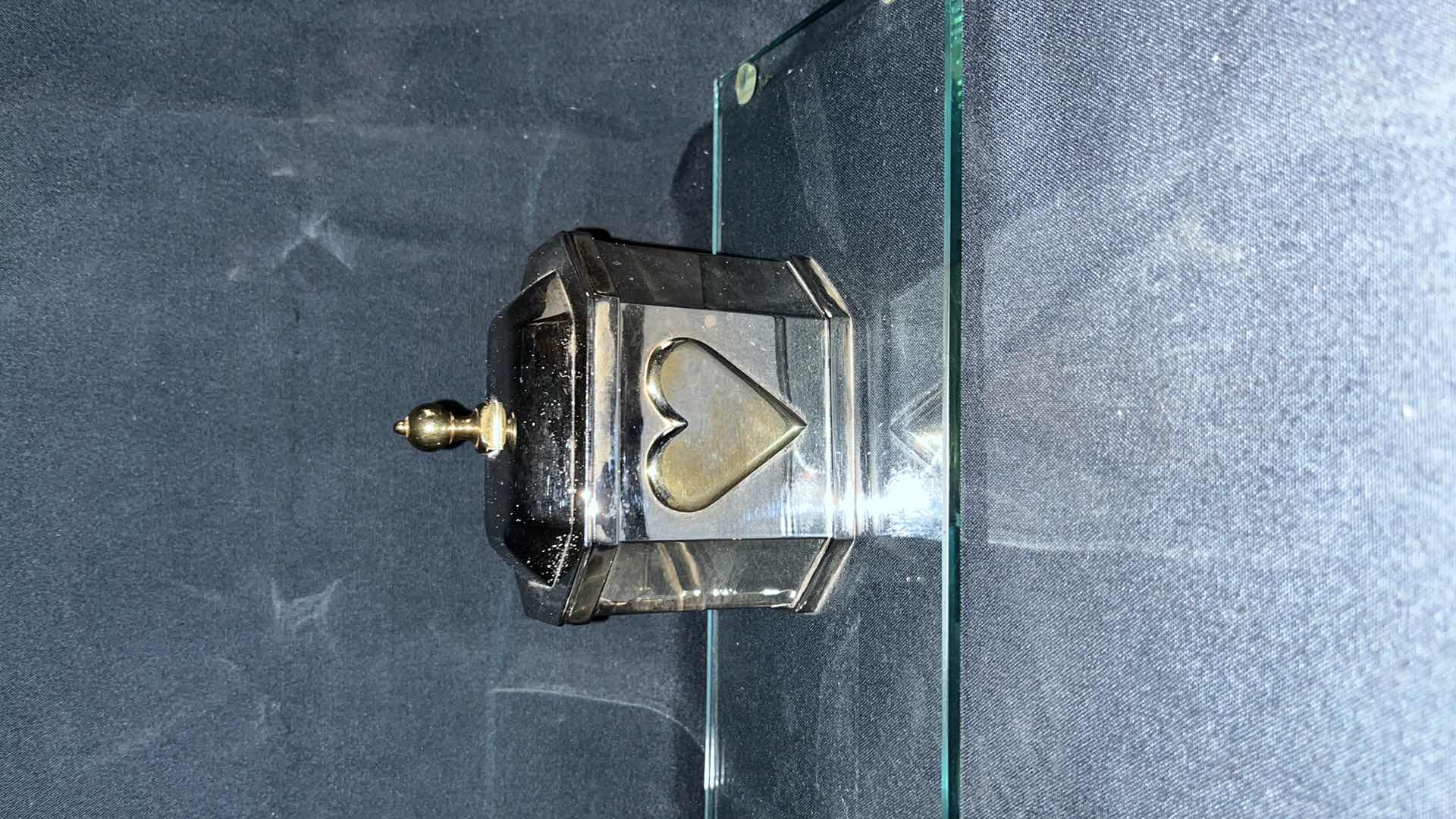 Photo 1 of VINTAGE LENNOX WILLIAMSBURG KIRK STIEFF SILVER PLATED HEART TRINKET BOXES (2) W ATTACHED GLASS 5.25” X 18.25” X 6.25”