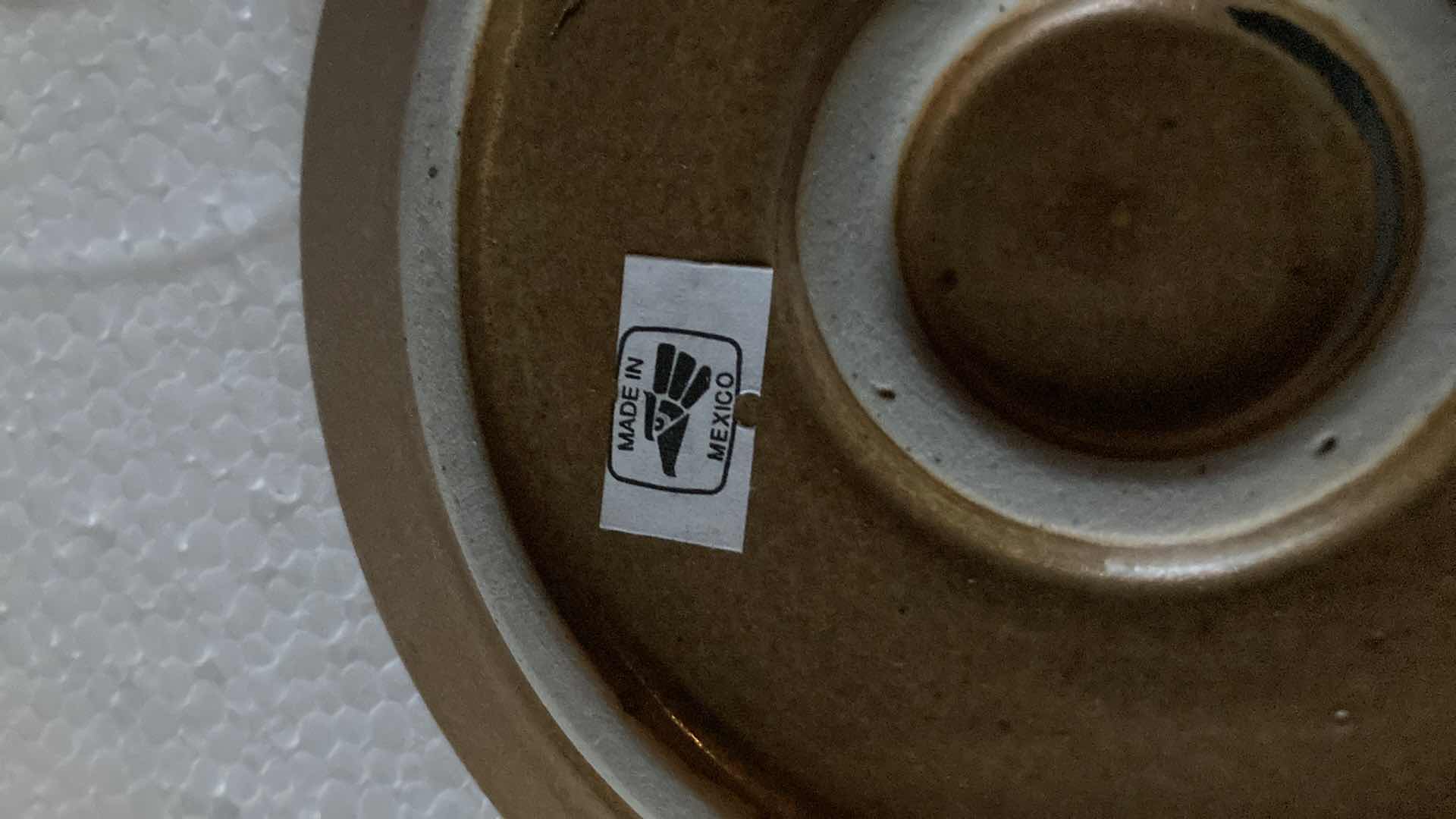 Photo 6 of MEXICAN CLAY PLATE AND DINING SET (24)