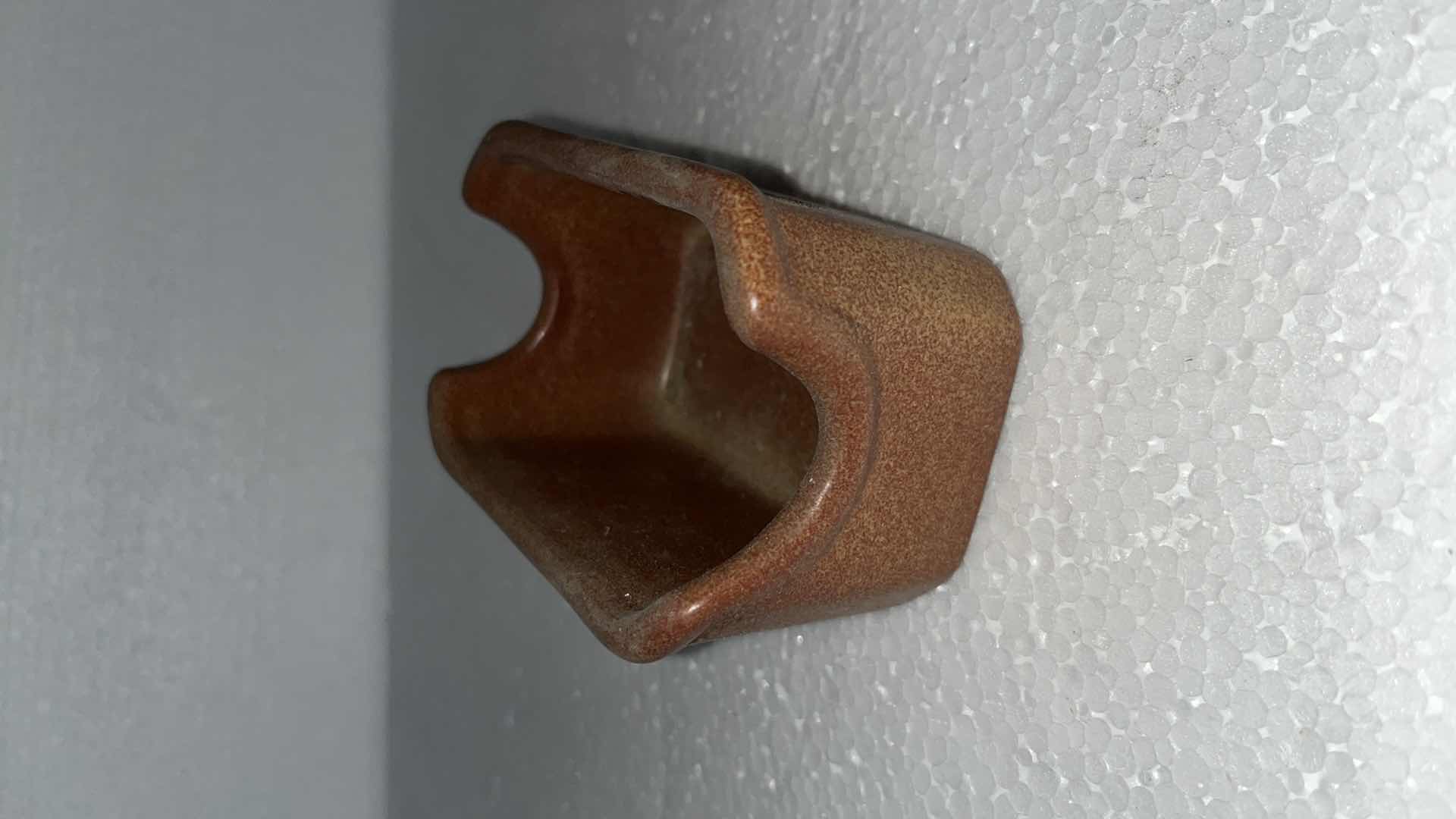 Photo 5 of MEXICAN CLAY PLATE SET W SALT & PEPPER SHAKES AND CONDIMENT HOLDER (19)