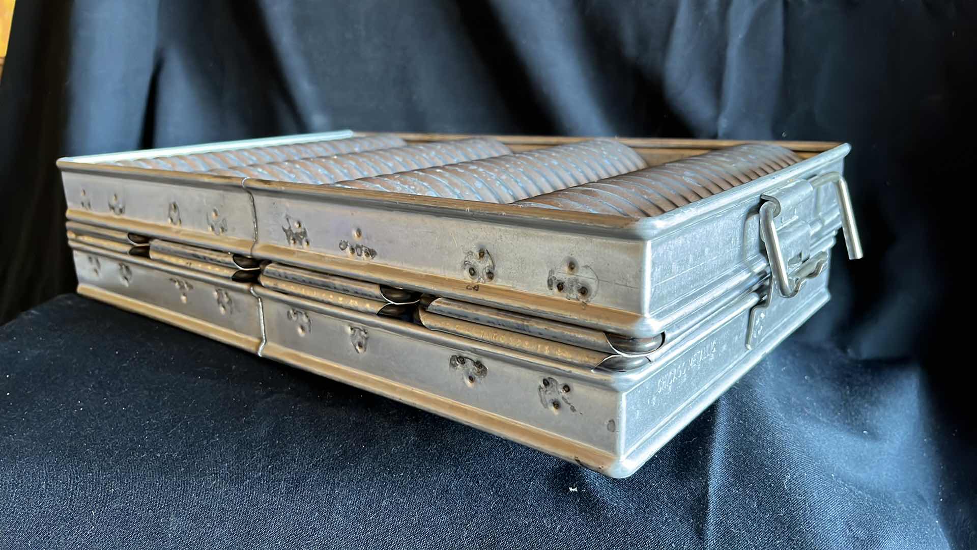 Photo 1 of CHICAGO METALLIC CRIMPED BREAD PAN SET, ROUND 10.25” X 17” (1)