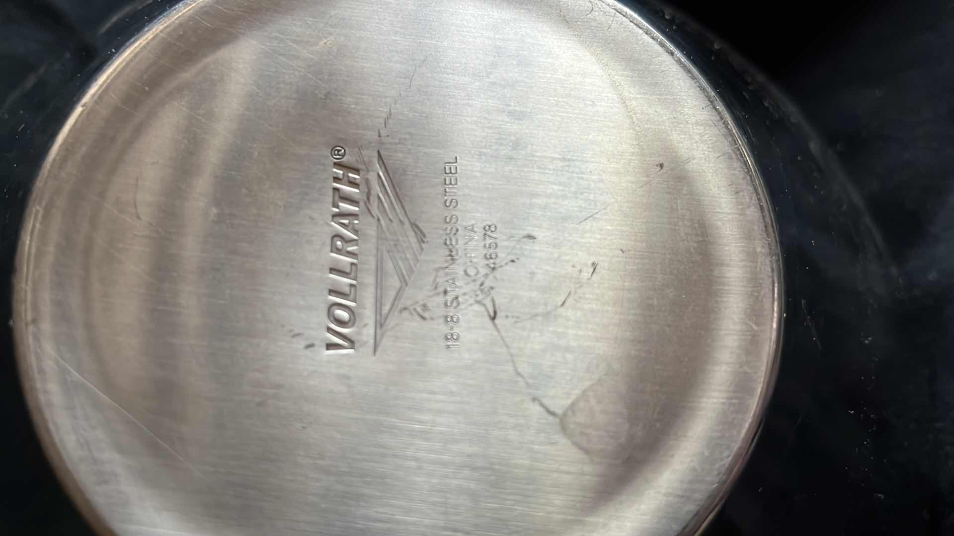 Photo 1 of VOLLRATH 46578 DOUBLE WALL CONICAL SERVING BOWL 2.8 QT (1)