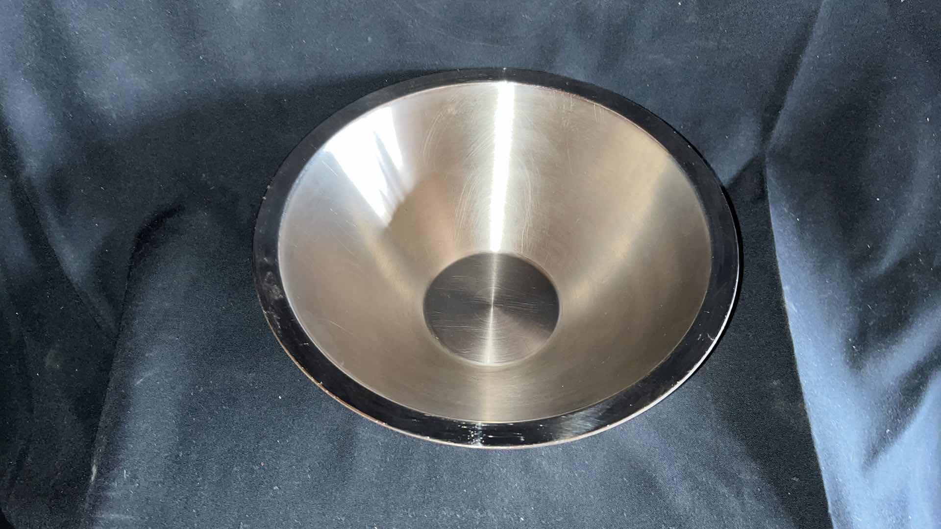 Photo 1 of VOLLRATH 46578 DOUBLE WALL CONICAL SERVING BOWL 2.8 QT (1)