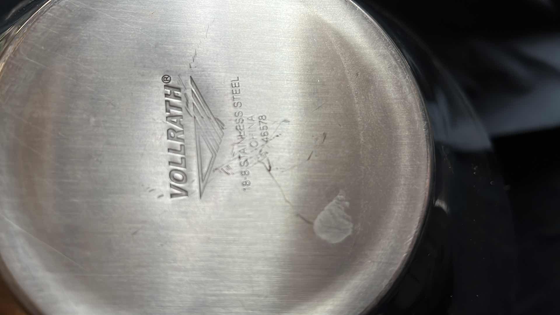 Photo 1 of VOLLRATH 46578 DOUBLE WALL CONICAL SERVING BOWL 2.8 QT (1)