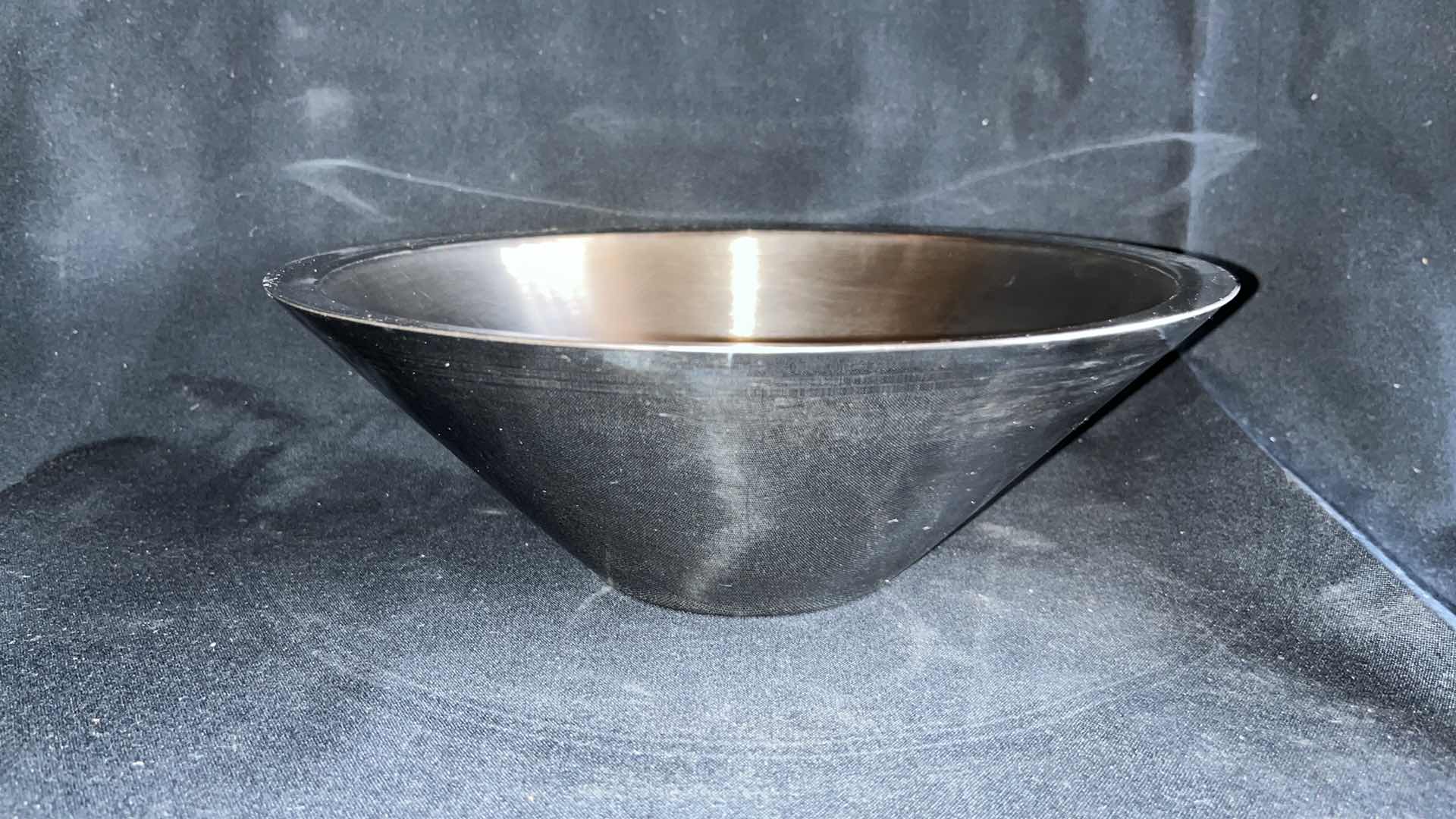 Photo 1 of VOLLRATH 46578 DOUBLE WALL CONICAL SERVING BOWL 2.8 QT (1)