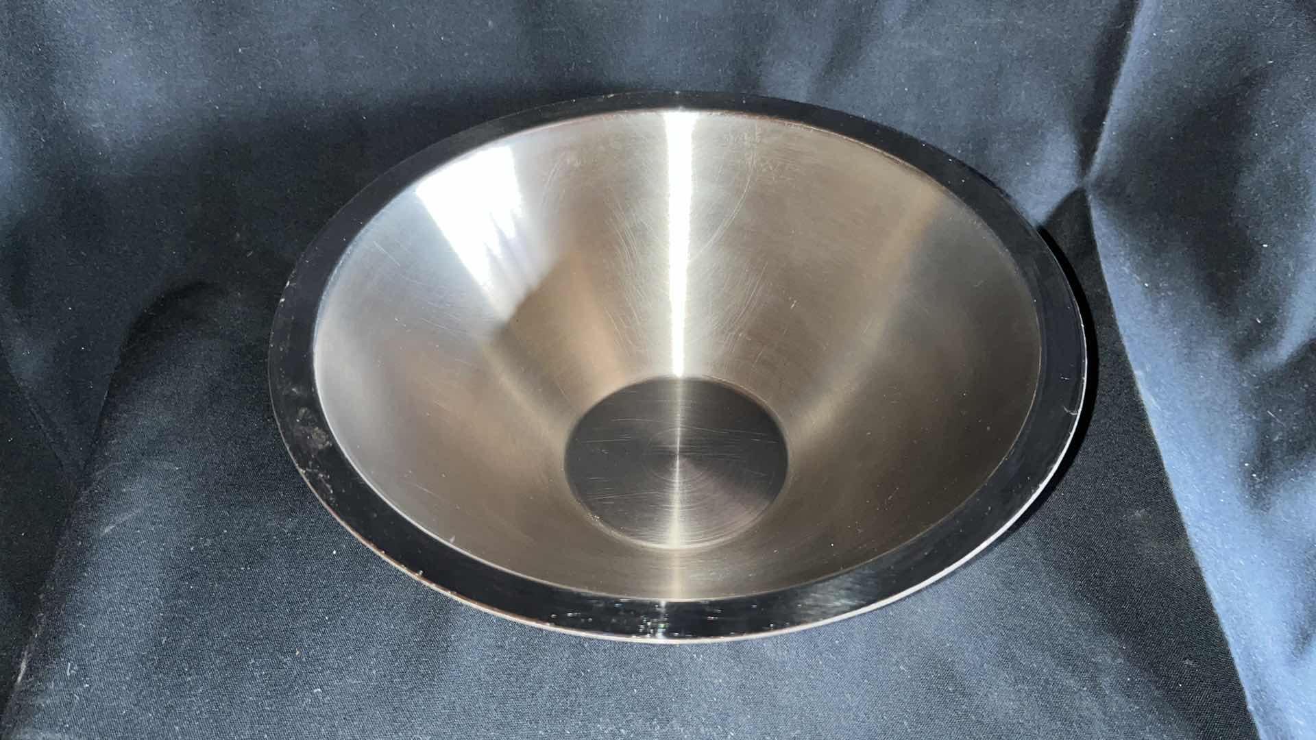 Photo 1 of VOLLRATH 46578 DOUBLE WALL CONICAL SERVING BOWL 2.8 QT (1)
