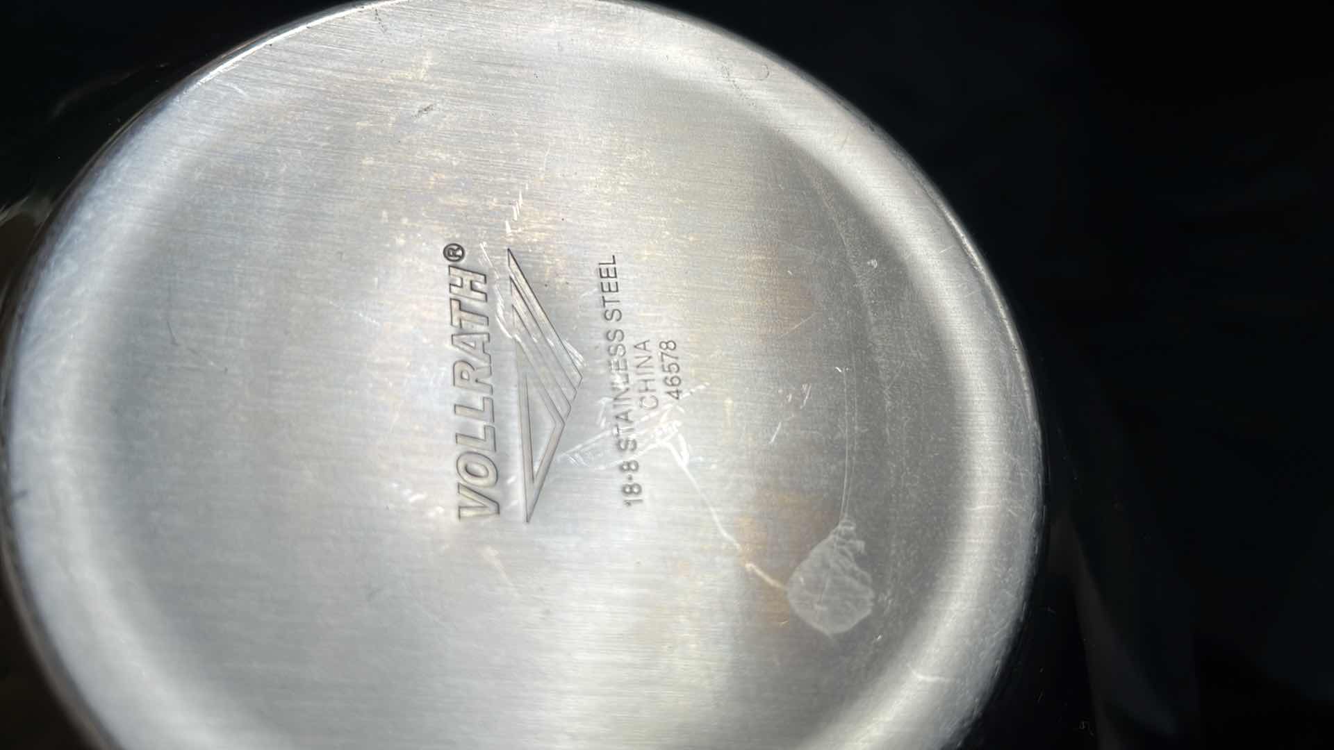 Photo 1 of VOLLRATH 46578 DOUBLE WALL CONICAL SERVING BOWL 2.8 QT (1)