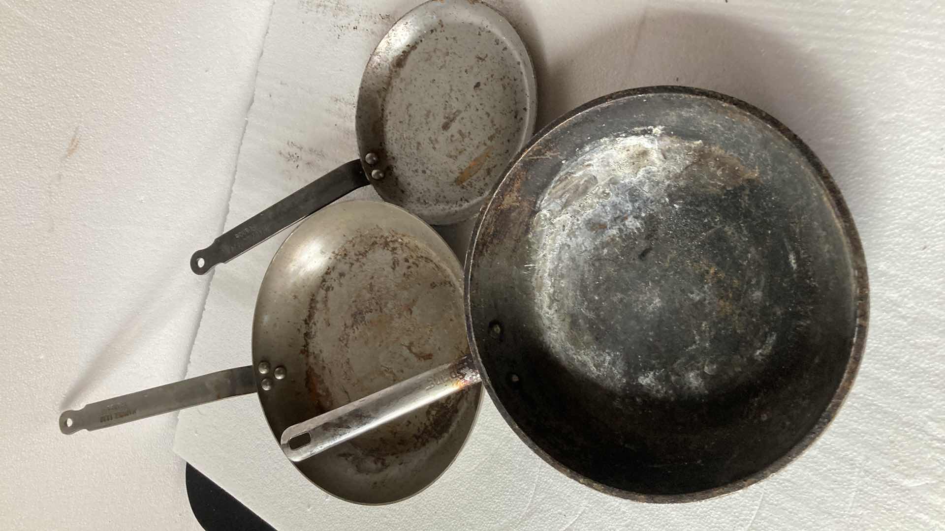 Photo 1 of COMMERCIAL KITCHEN STEEL POT AND SKILLET SET (5)