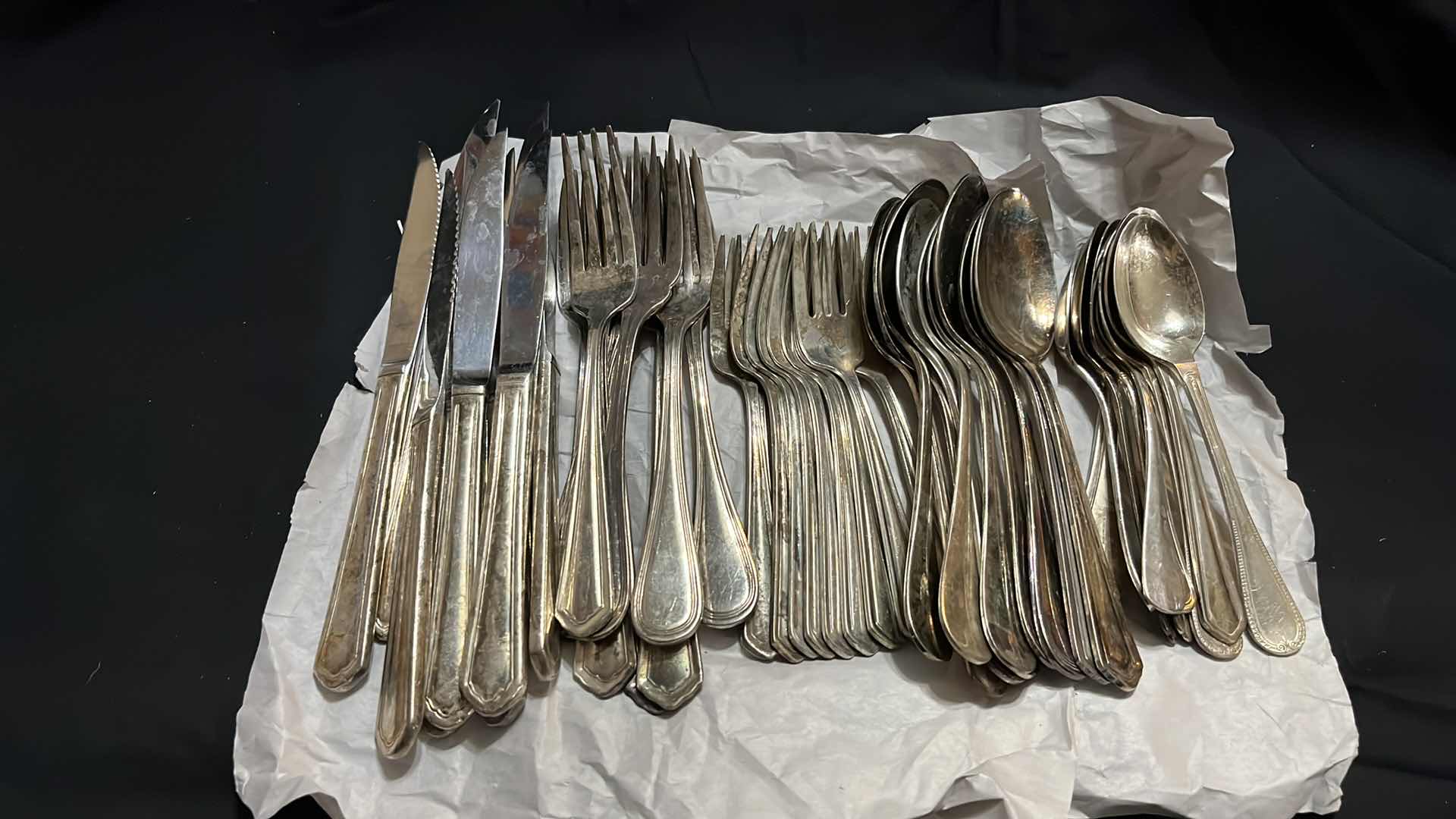 Photo 1 of FLATWARE, VARIOUS STYLES, 10 PCS EACH UTENSIL, 6” to 9” (50 PCS)