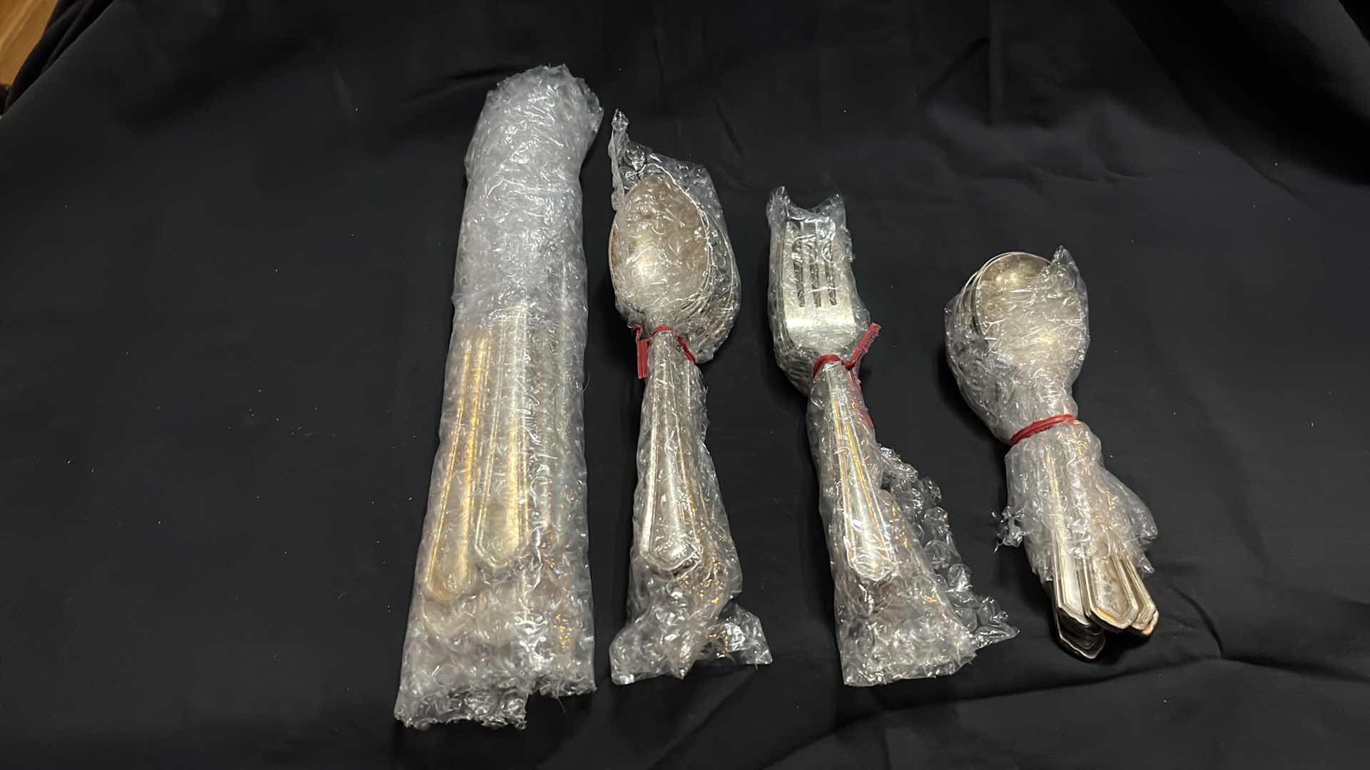 Photo 1 of FLATWARE, VARIOUS STYLES, 10 PCS EACH UTENSIL, 6”- 9” (40 PCS)