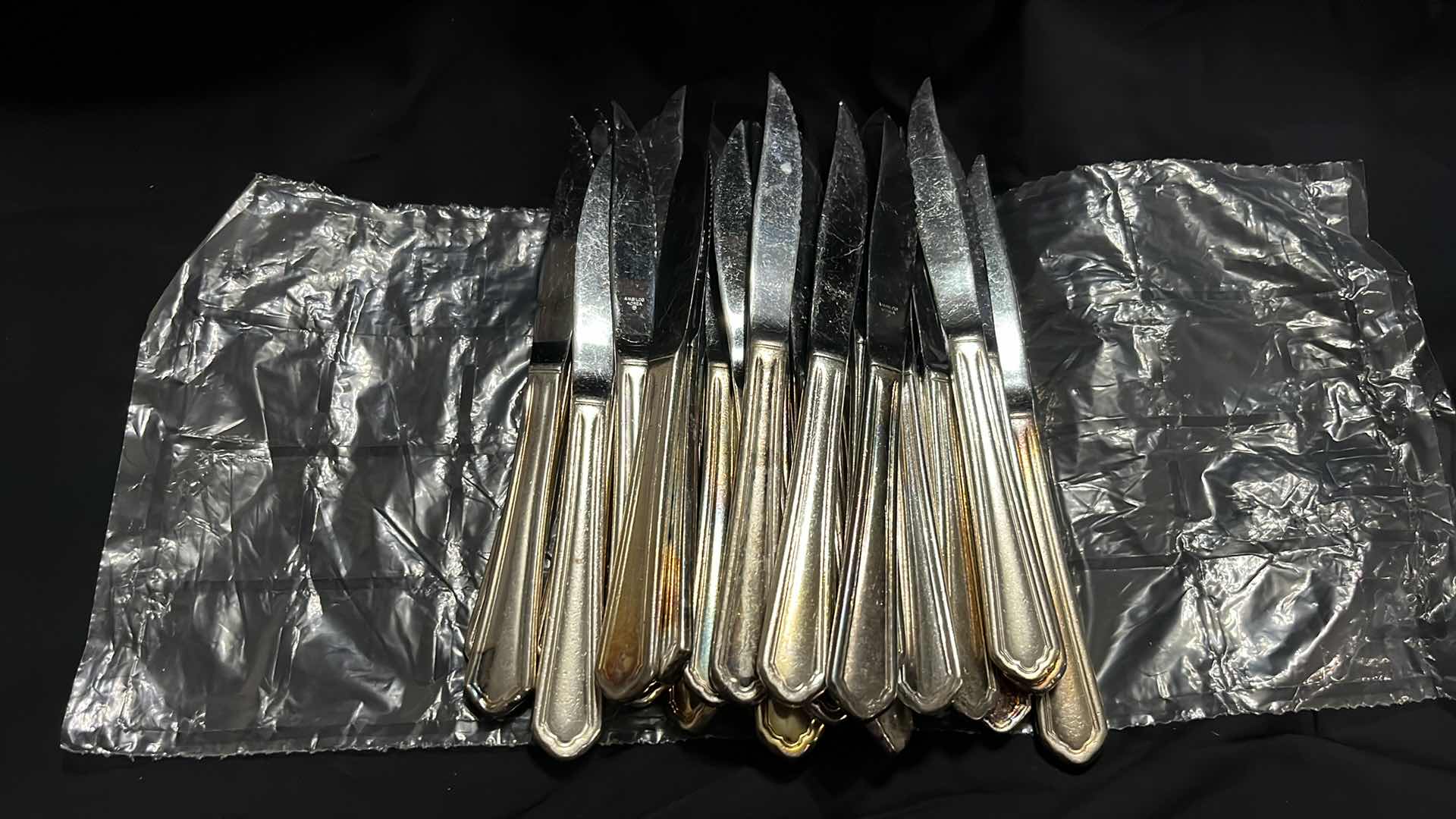 Photo 3 of FLATWARE, 9” KNIVES (30 PCS)