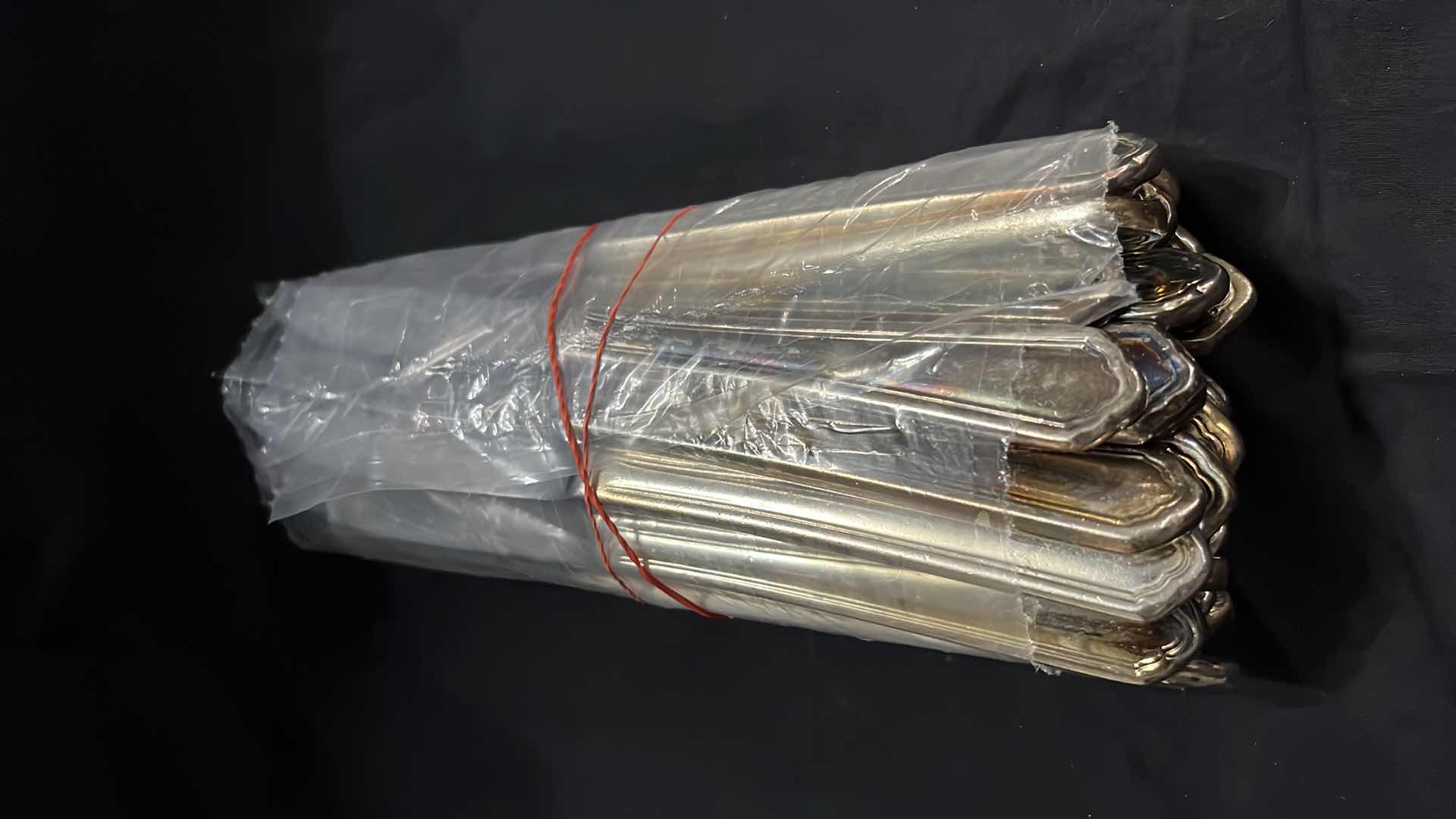 Photo 4 of FLATWARE, 9” KNIVES (30 PCS)