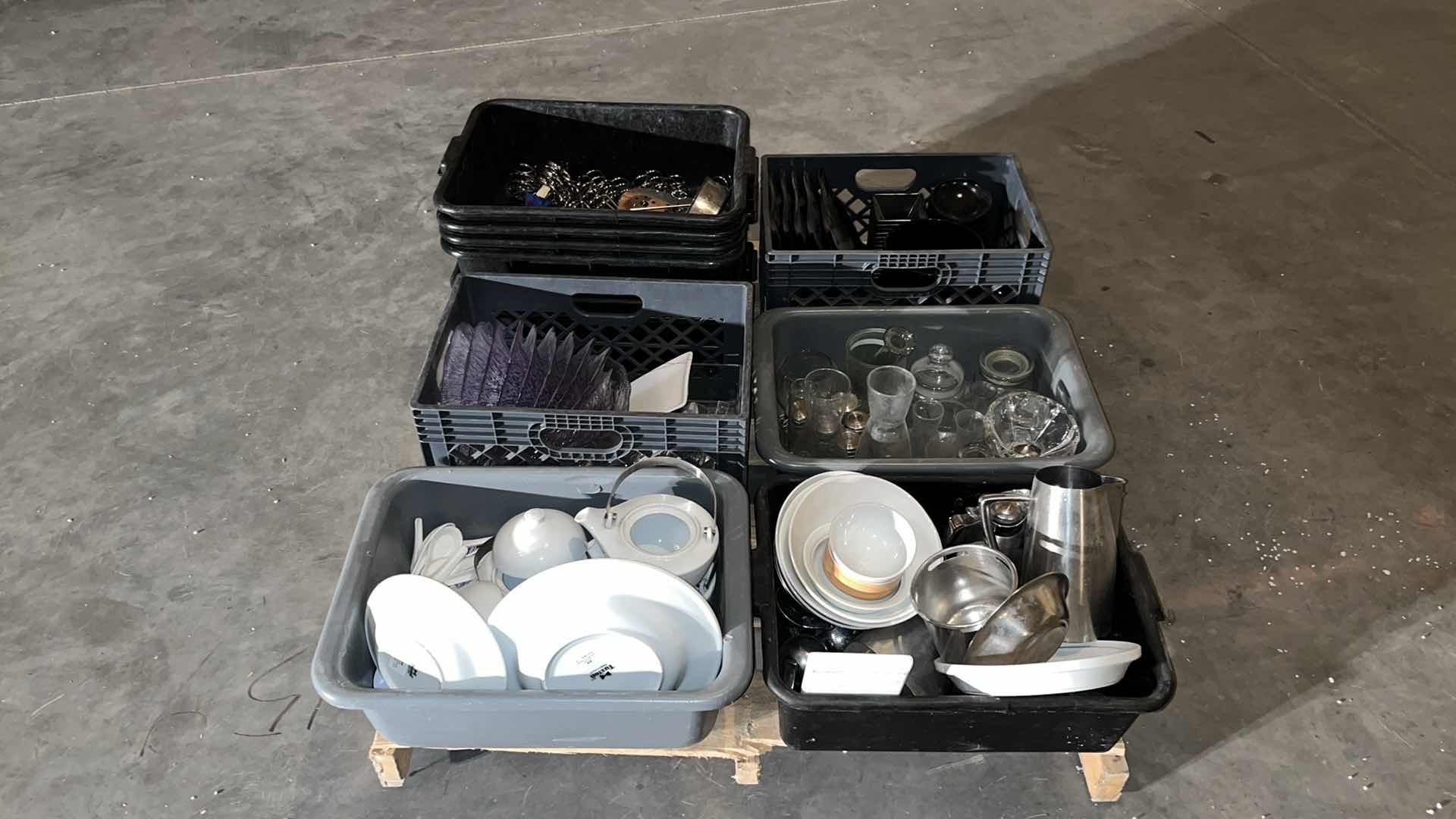 View 1 of RESTAURANT DISHES W CRATES & TUBS ON PALLET, VARIOUS STYLES & SIZES